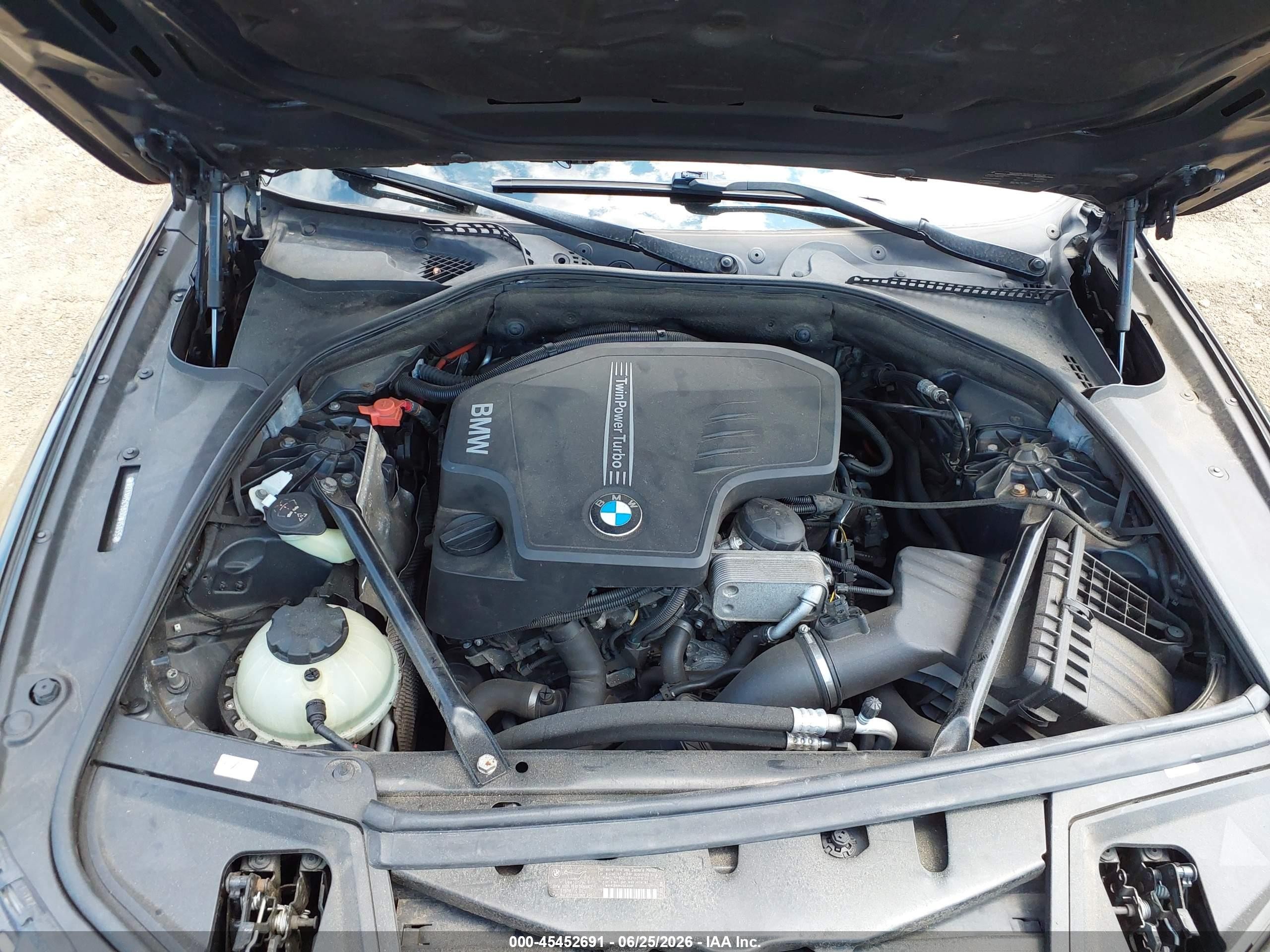 2013 Bmw 528i Xdrive Черный vin: WBAXH5C58DDW15855