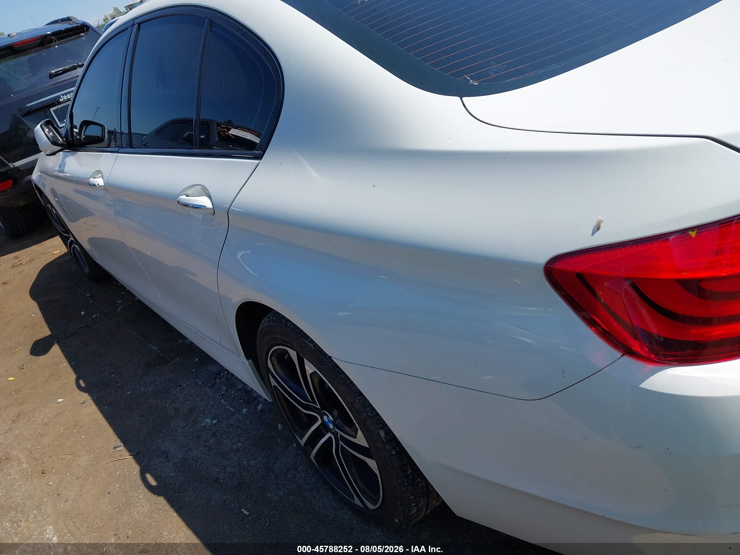 2012 Bmw 528i Xdrive Белый vin: WBAXH5C59CDW08685