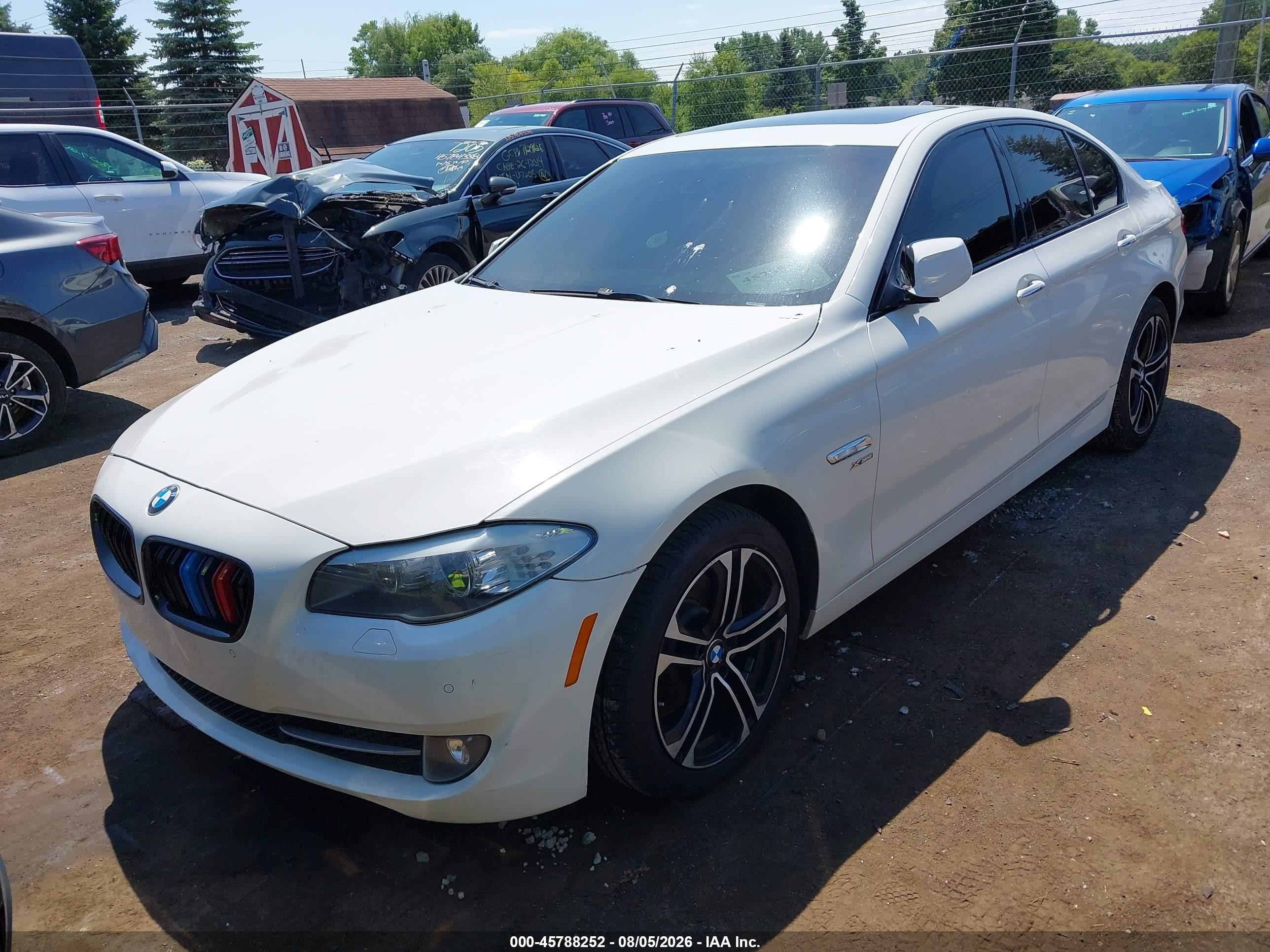 2012 Bmw 528i Xdrive Белый vin: WBAXH5C59CDW08685
