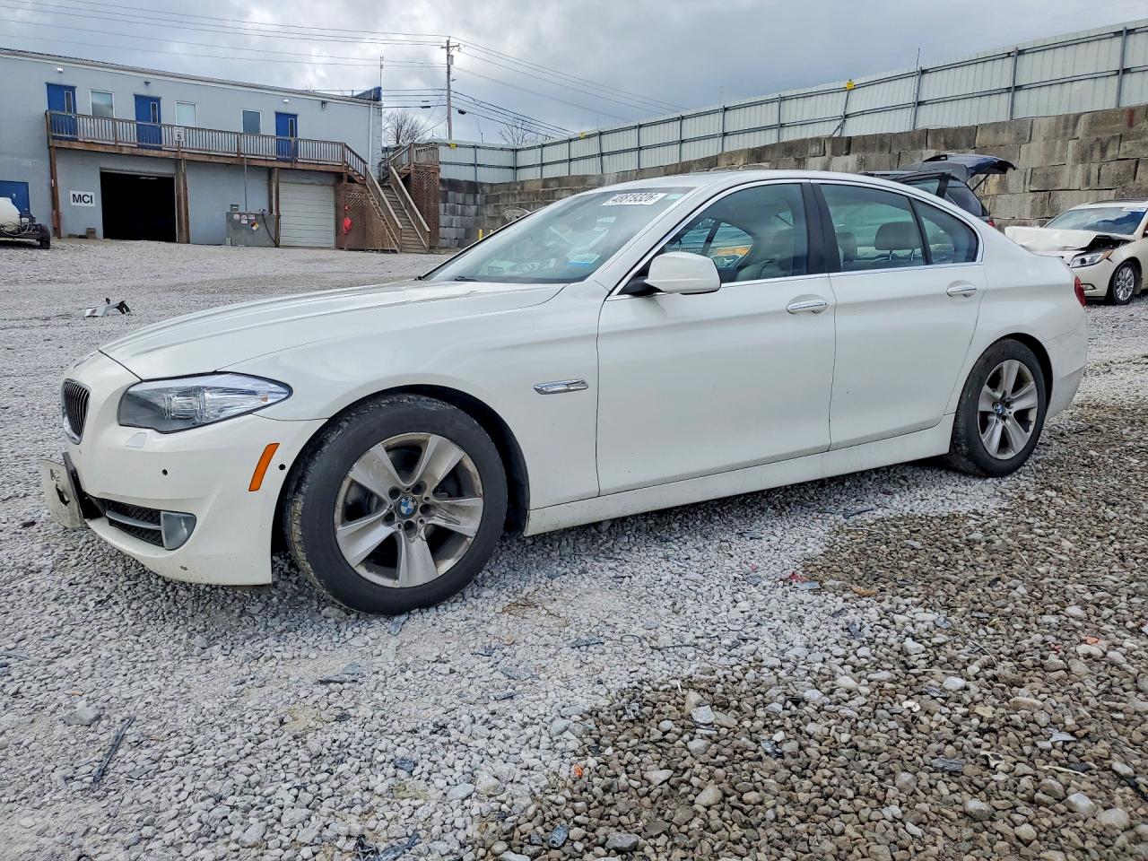 2013 Bmw 528 Xi White vin: WBAXH5C59DD106664