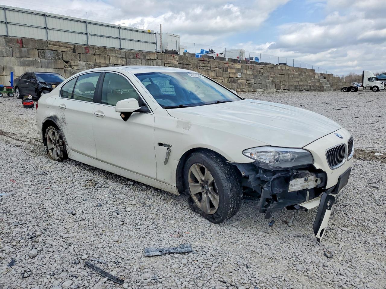 2013 Bmw 528 Xi White vin: WBAXH5C59DD106664