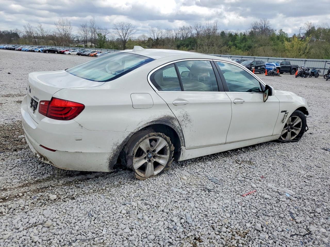 2013 Bmw 528 Xi White vin: WBAXH5C59DD106664