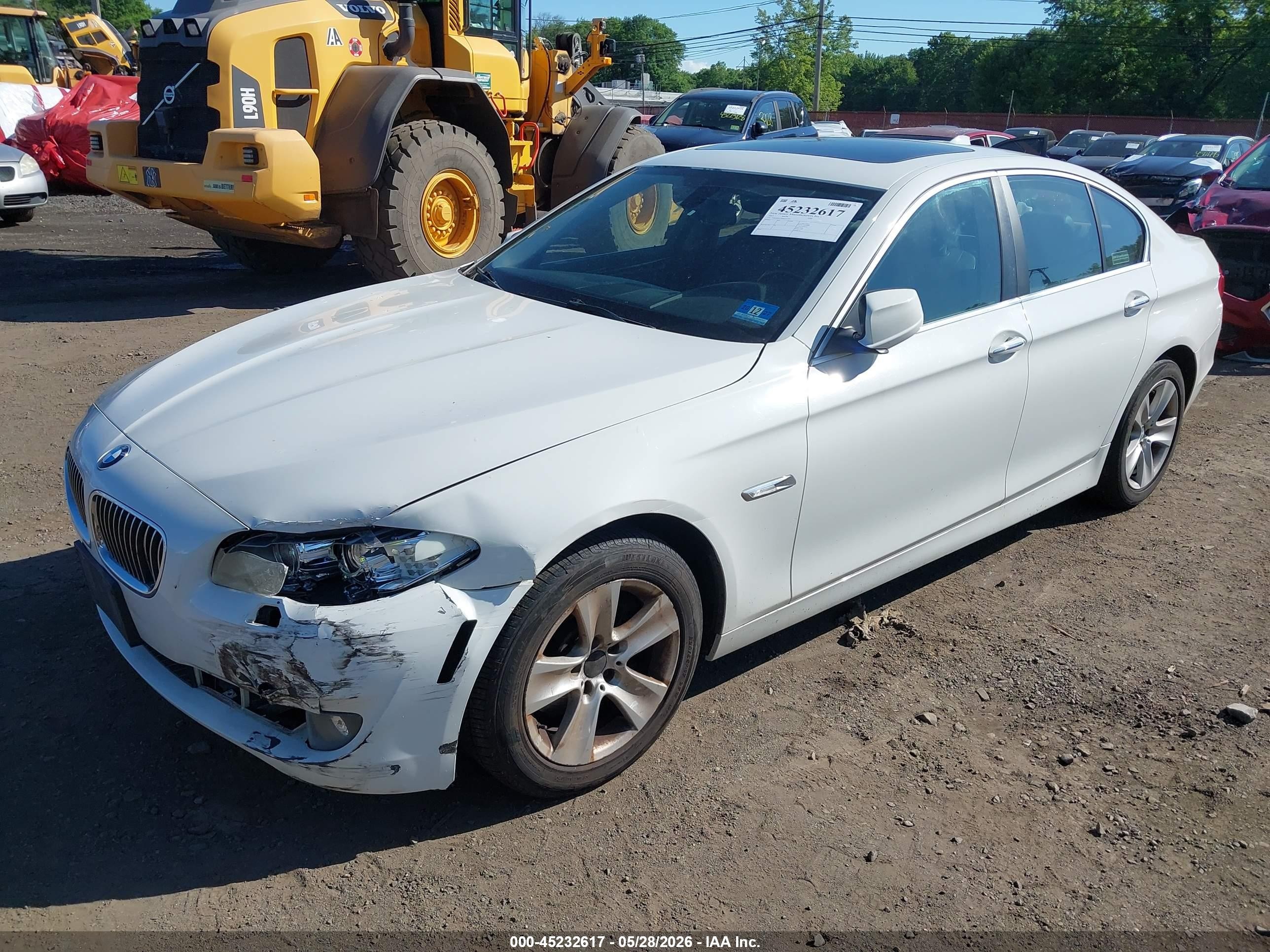 2013 Bmw 528i Xdrive White vin: WBAXH5C59DD111492