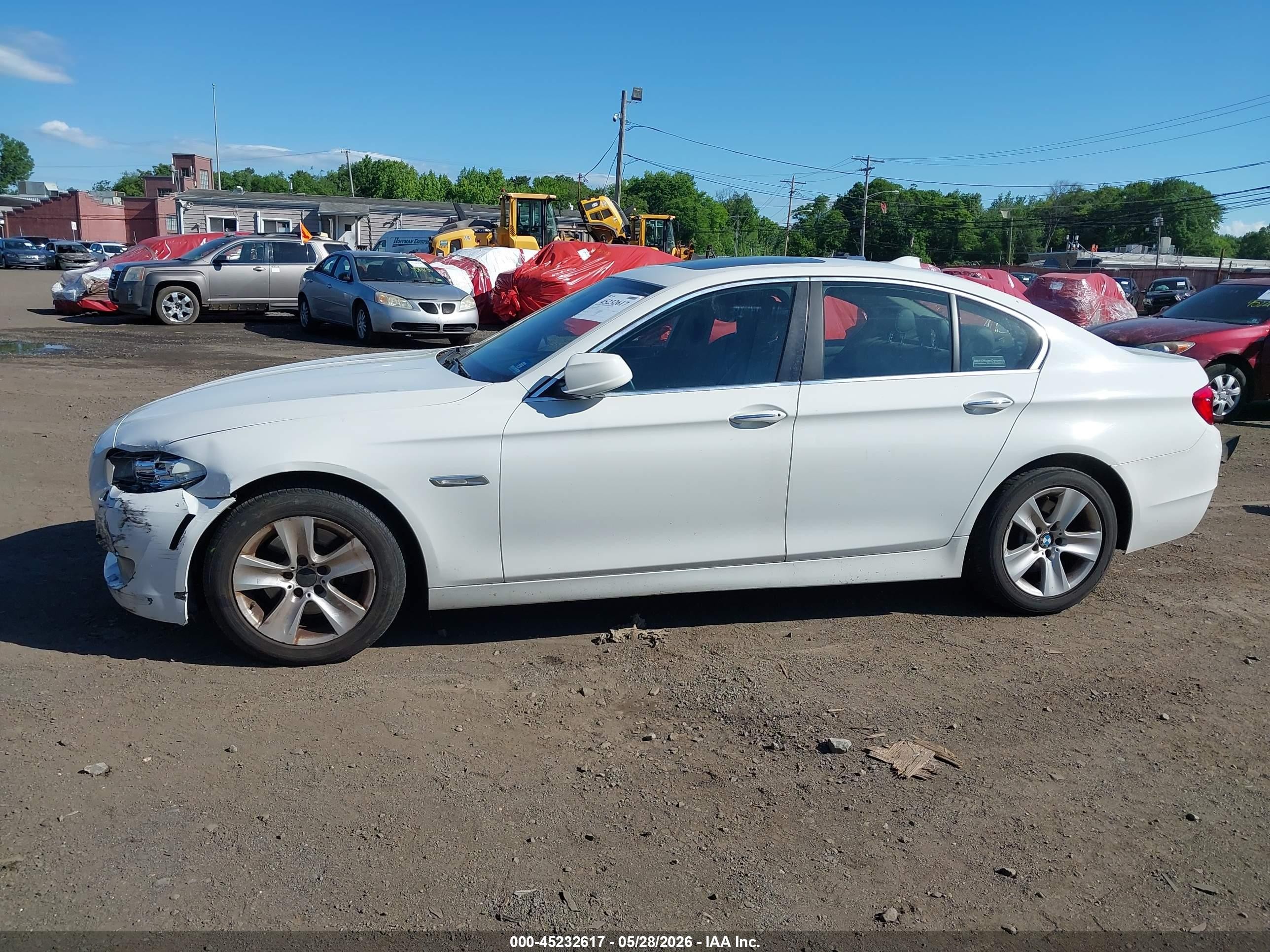 2013 Bmw 528i Xdrive White vin: WBAXH5C59DD111492