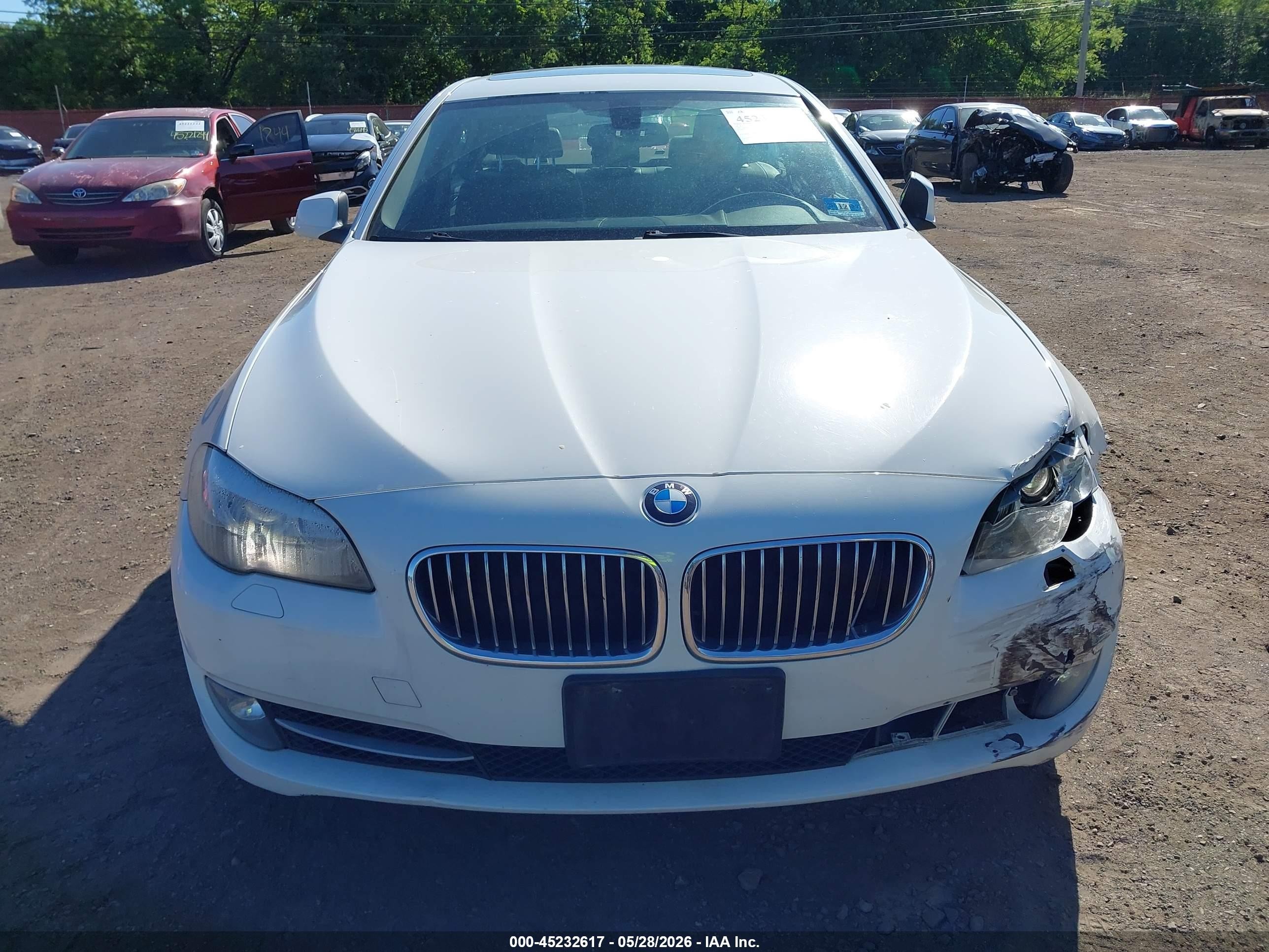 2013 Bmw 528i Xdrive White vin: WBAXH5C59DD111492