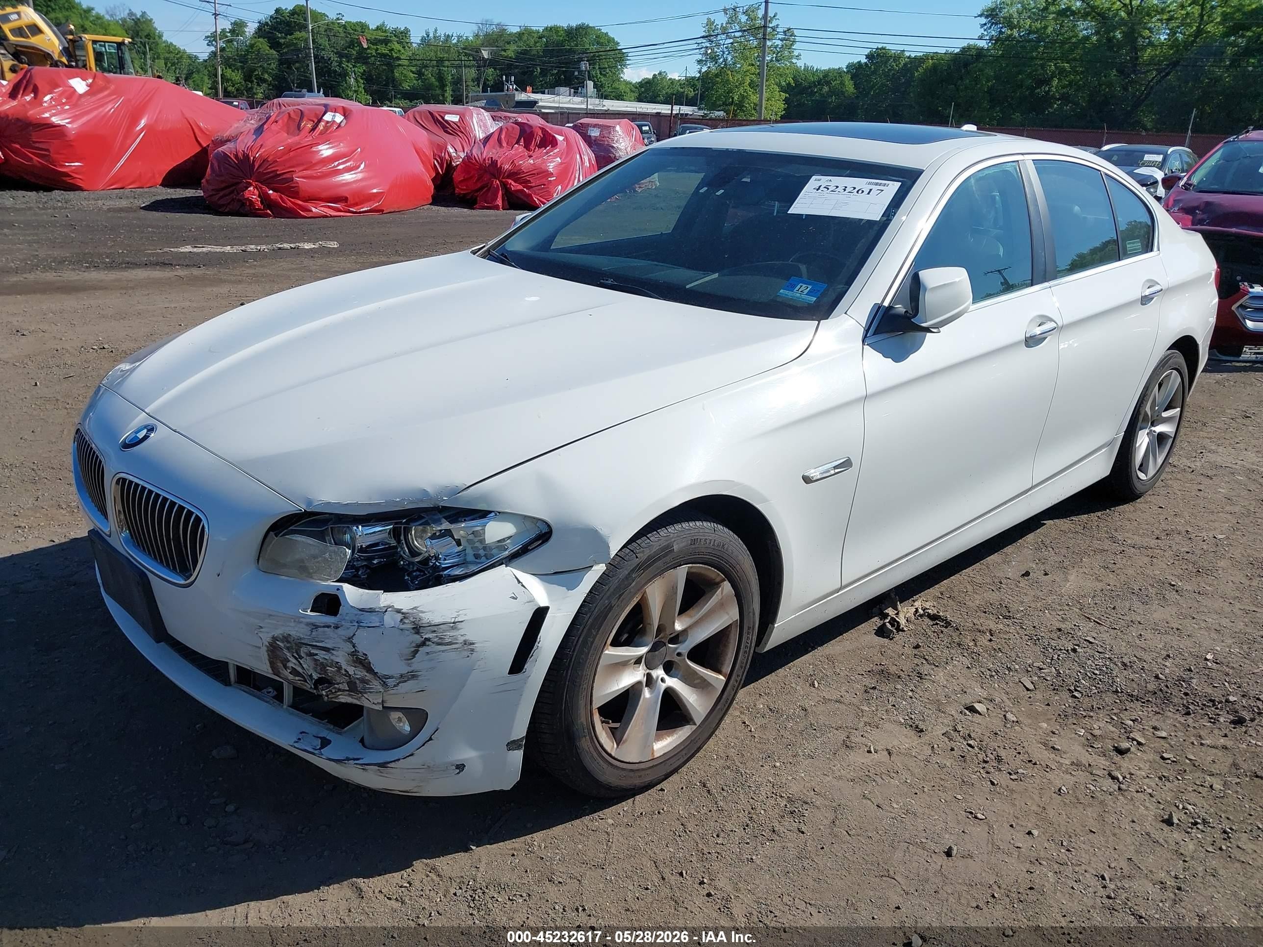 2013 Bmw 528i Xdrive White vin: WBAXH5C59DD111492