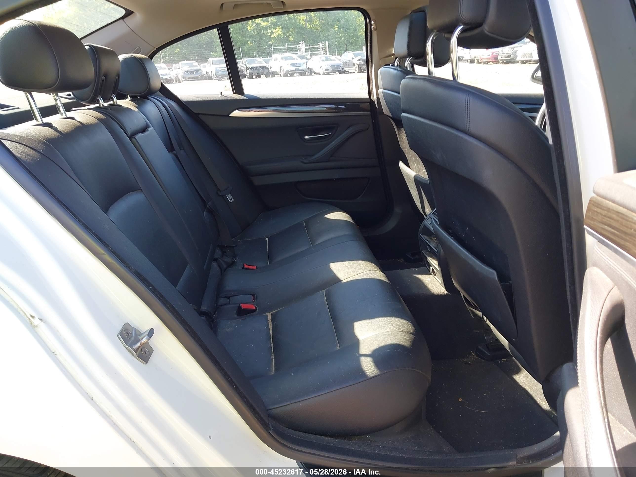 2013 Bmw 528i Xdrive White vin: WBAXH5C59DD111492