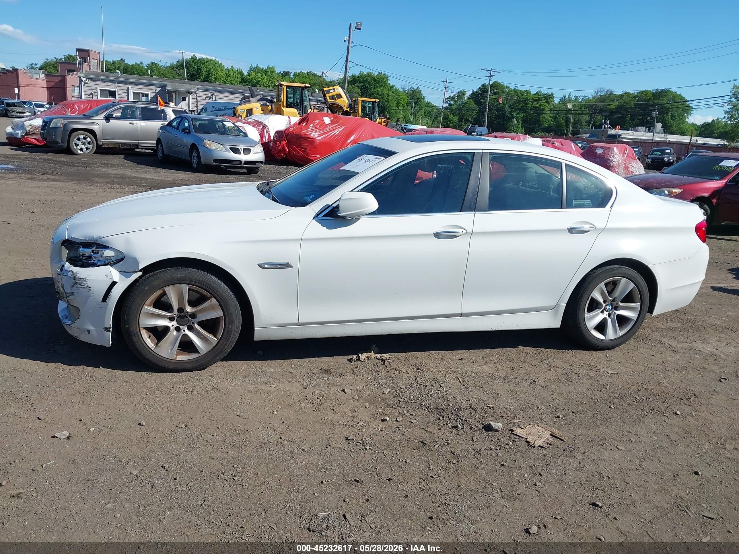 2013 Bmw 528i Xdrive White vin: WBAXH5C59DD111492