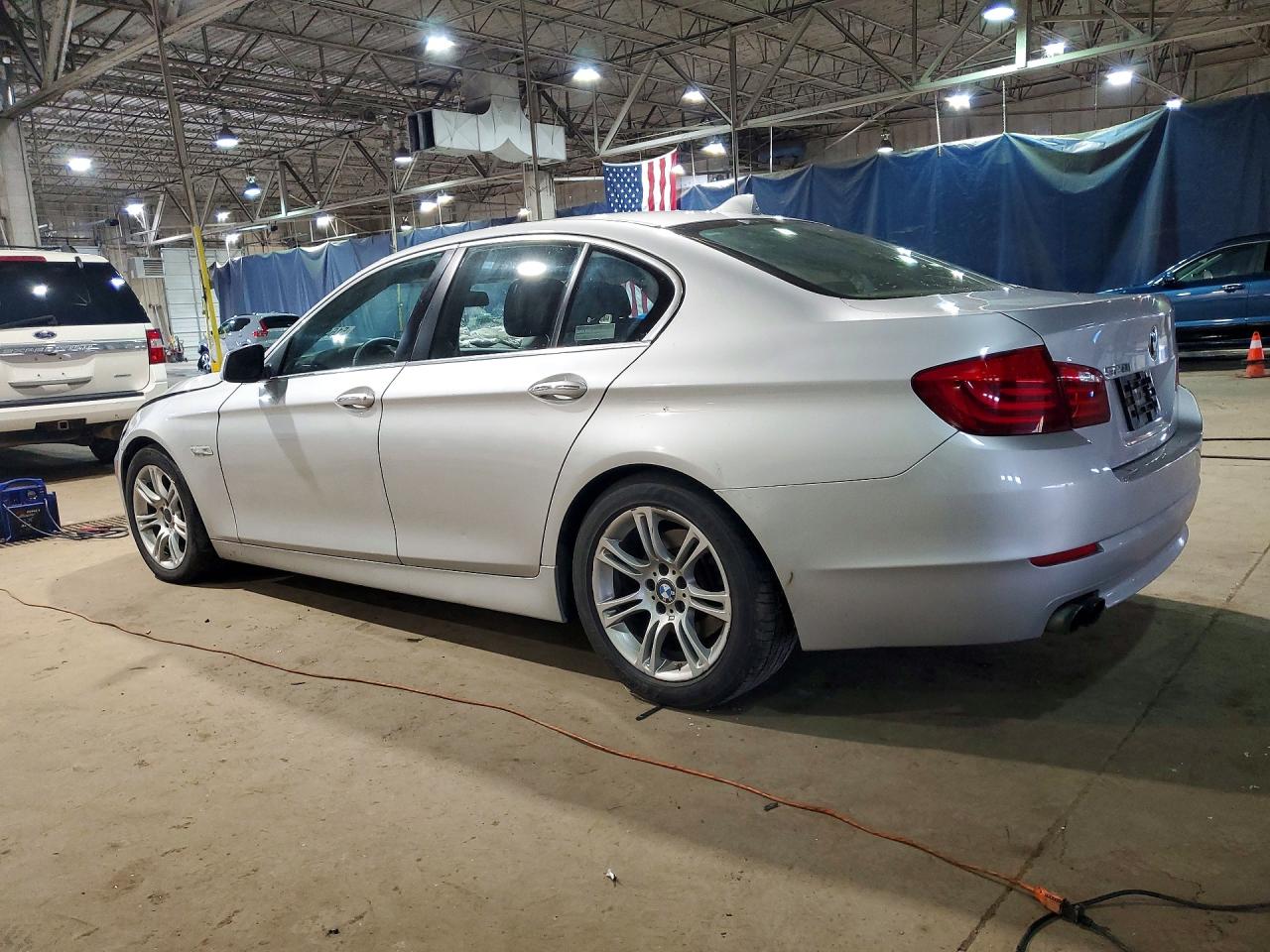 2013 Bmw 528 Xi Серебряный vin: WBAXH5C59DD115137
