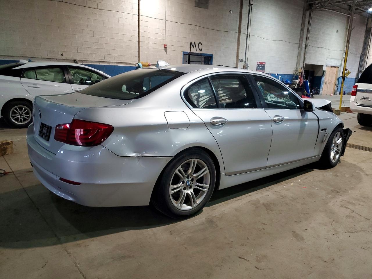 2013 Bmw 528 Xi Серебряный vin: WBAXH5C59DD115137
