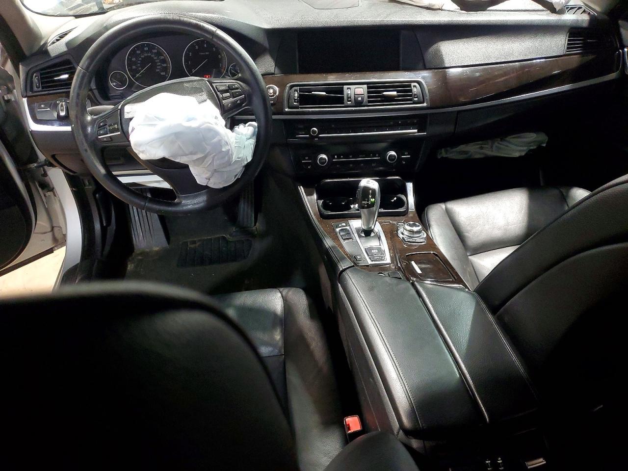 2013 Bmw 528 Xi Серебряный vin: WBAXH5C59DD115137
