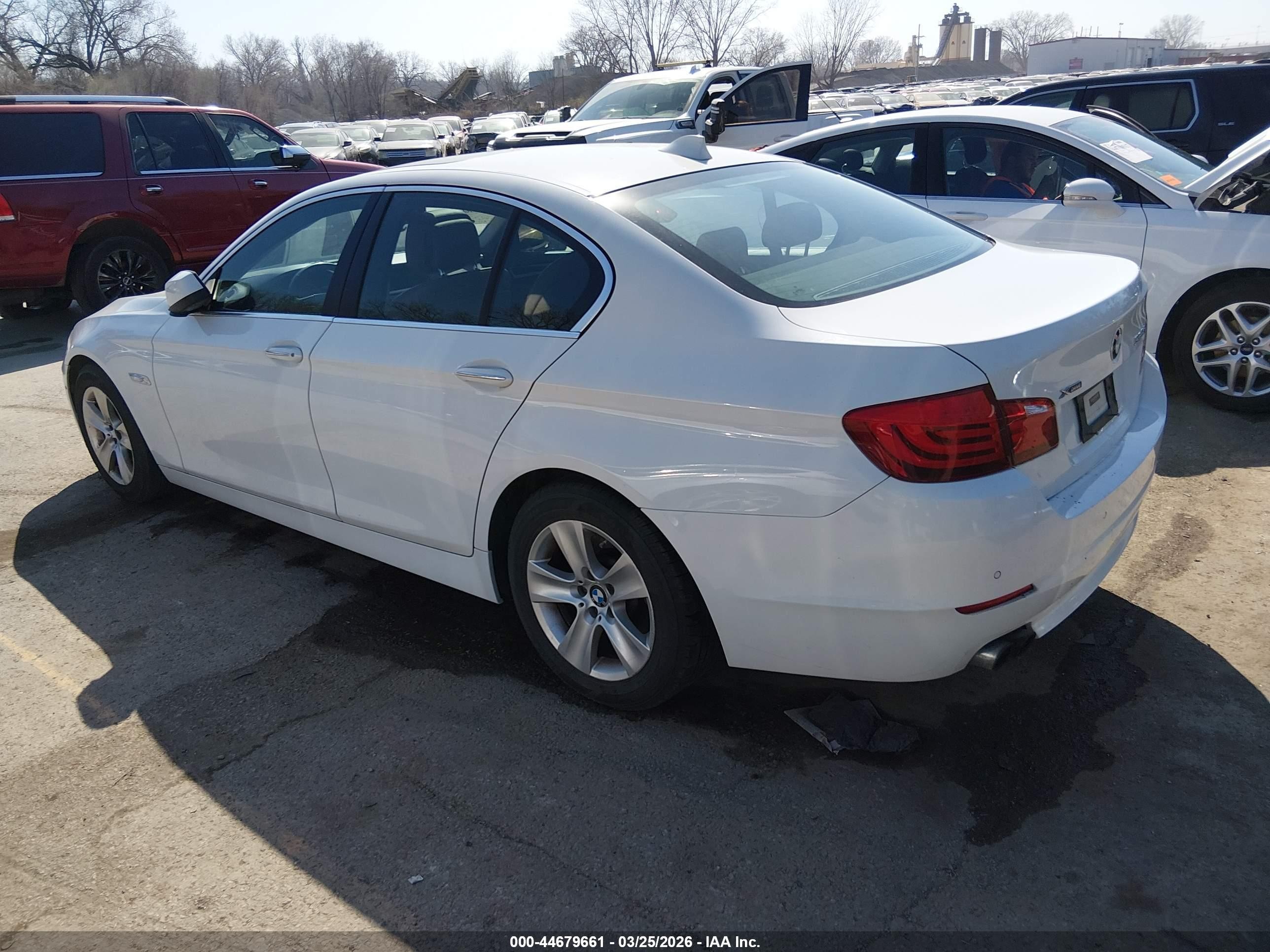 2013 Bmw 528i Xdrive White vin: WBAXH5C59DDW13001