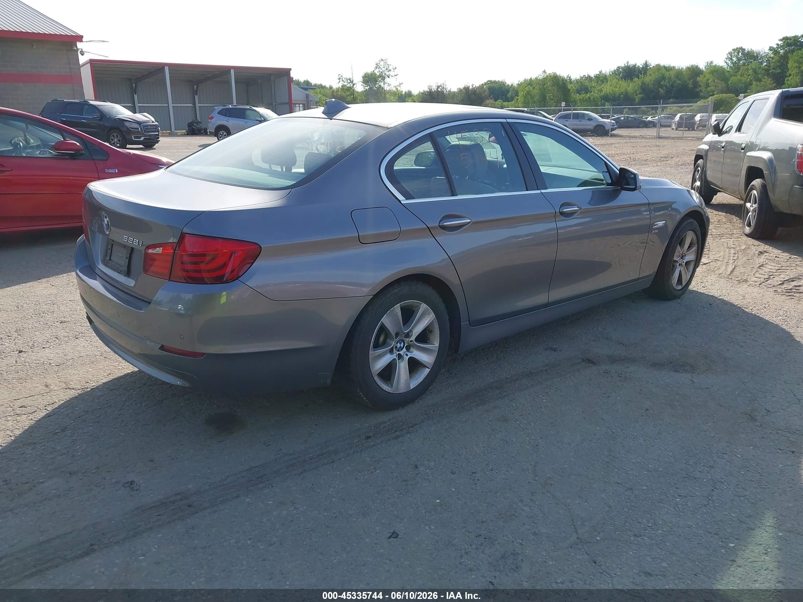 2012 Bmw 528i Xdrive Gray vin: WBAXH5C5XCDW08047