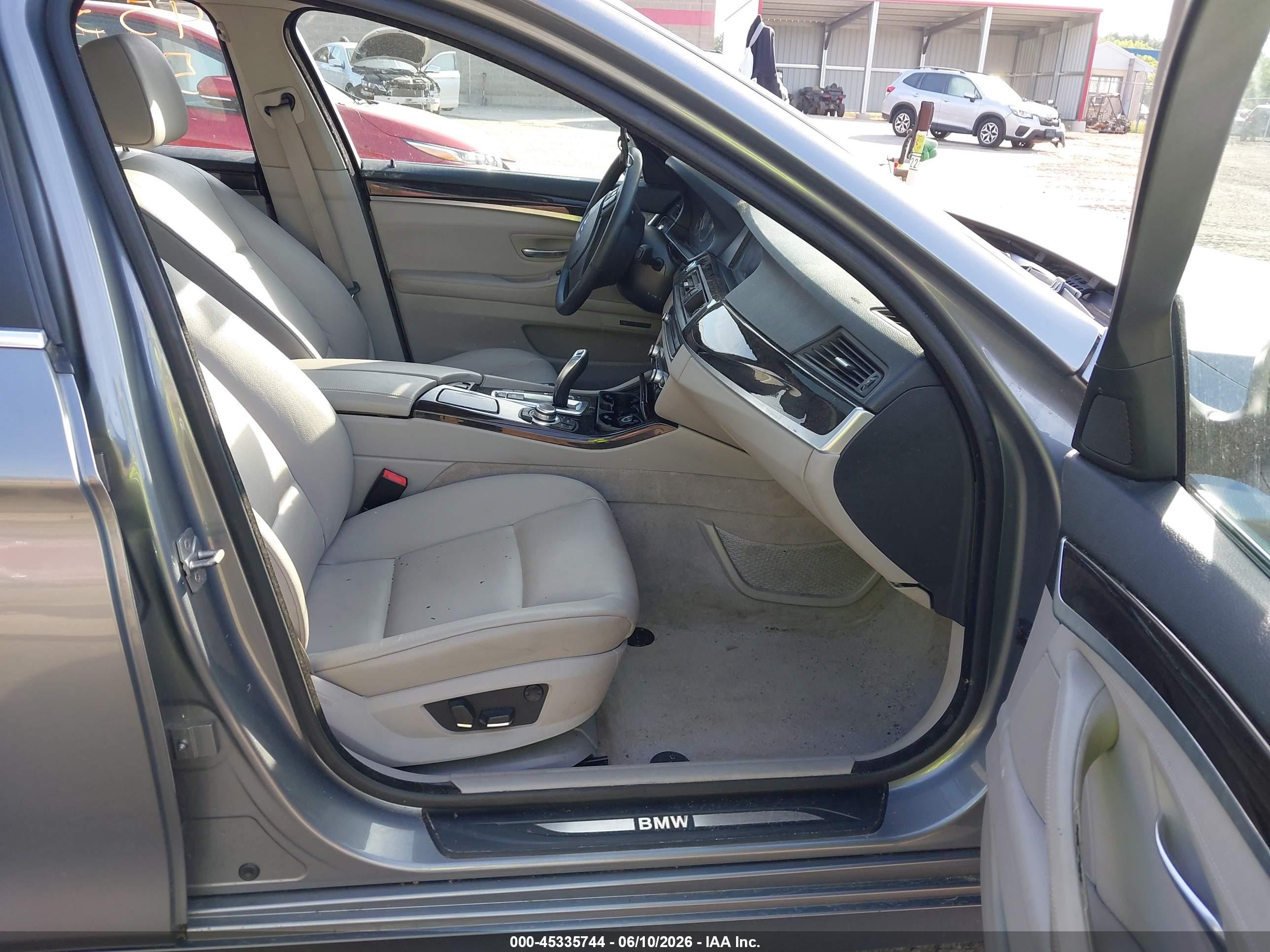 2012 Bmw 528i Xdrive Gray vin: WBAXH5C5XCDW08047