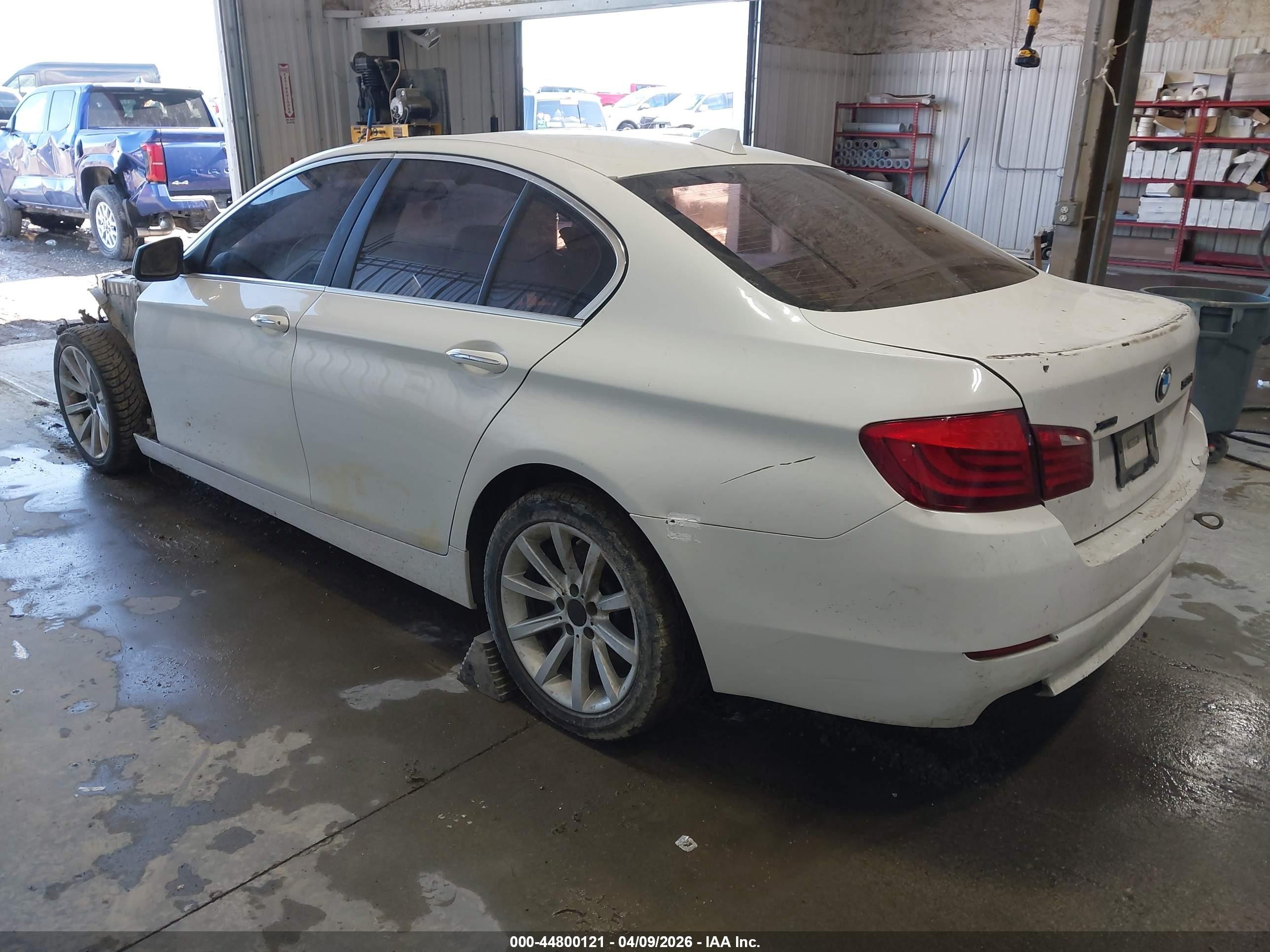2013 Bmw 528i Xdrive White vin: WBAXH5C5XDD107967