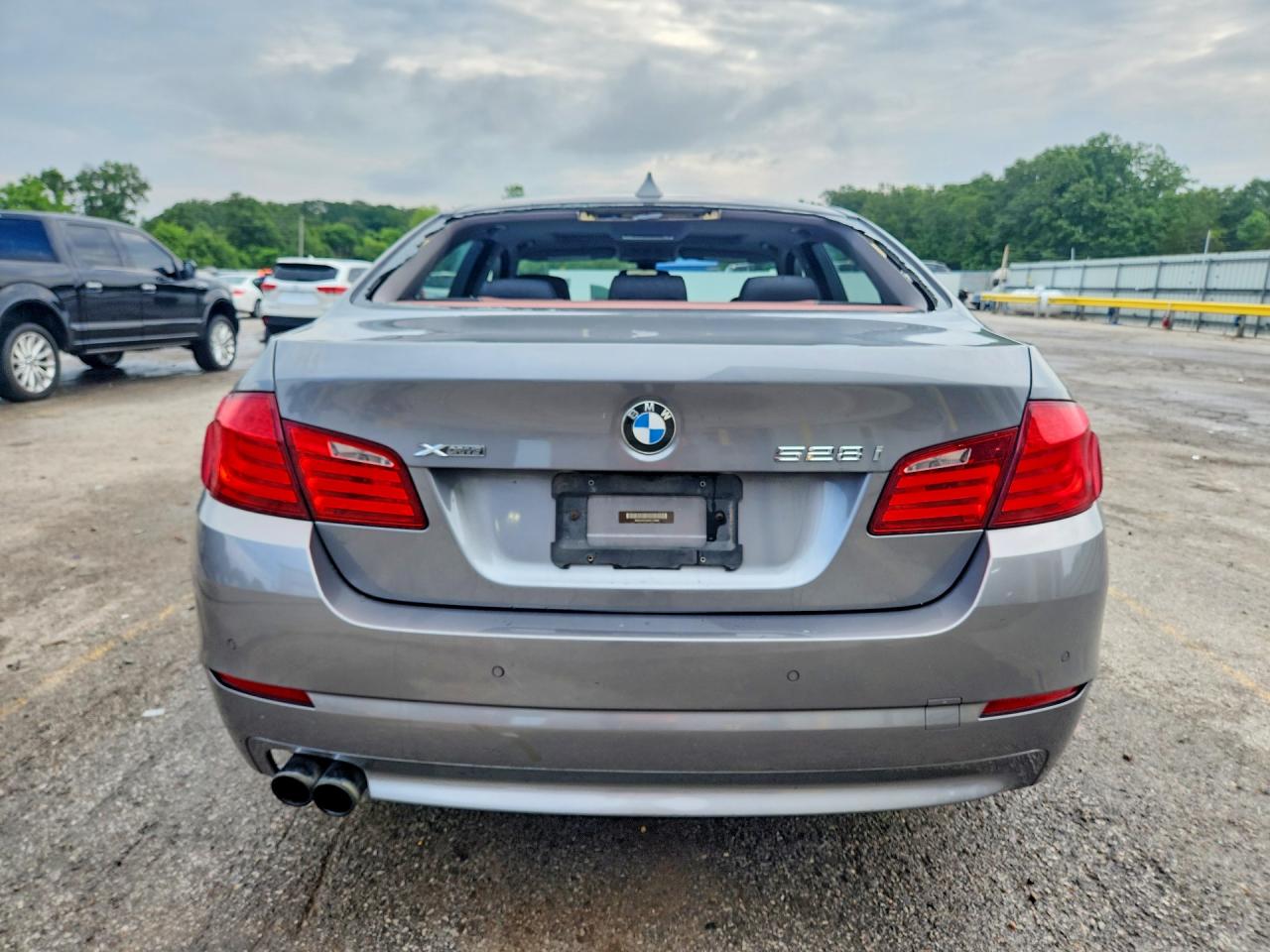 2013 Bmw 528 Xi Серебряный vin: WBAXH5C5XDD110898