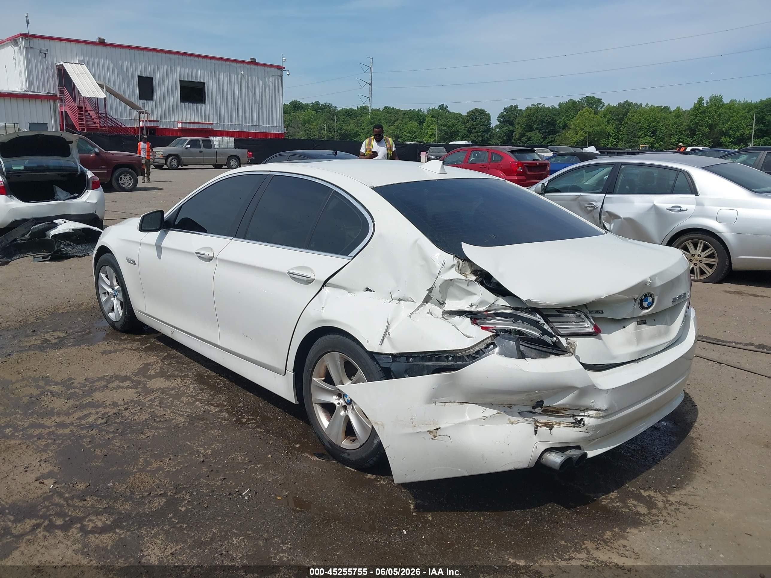 2013 Bmw 528i Xdrive White vin: WBAXH5C5XDDW13511