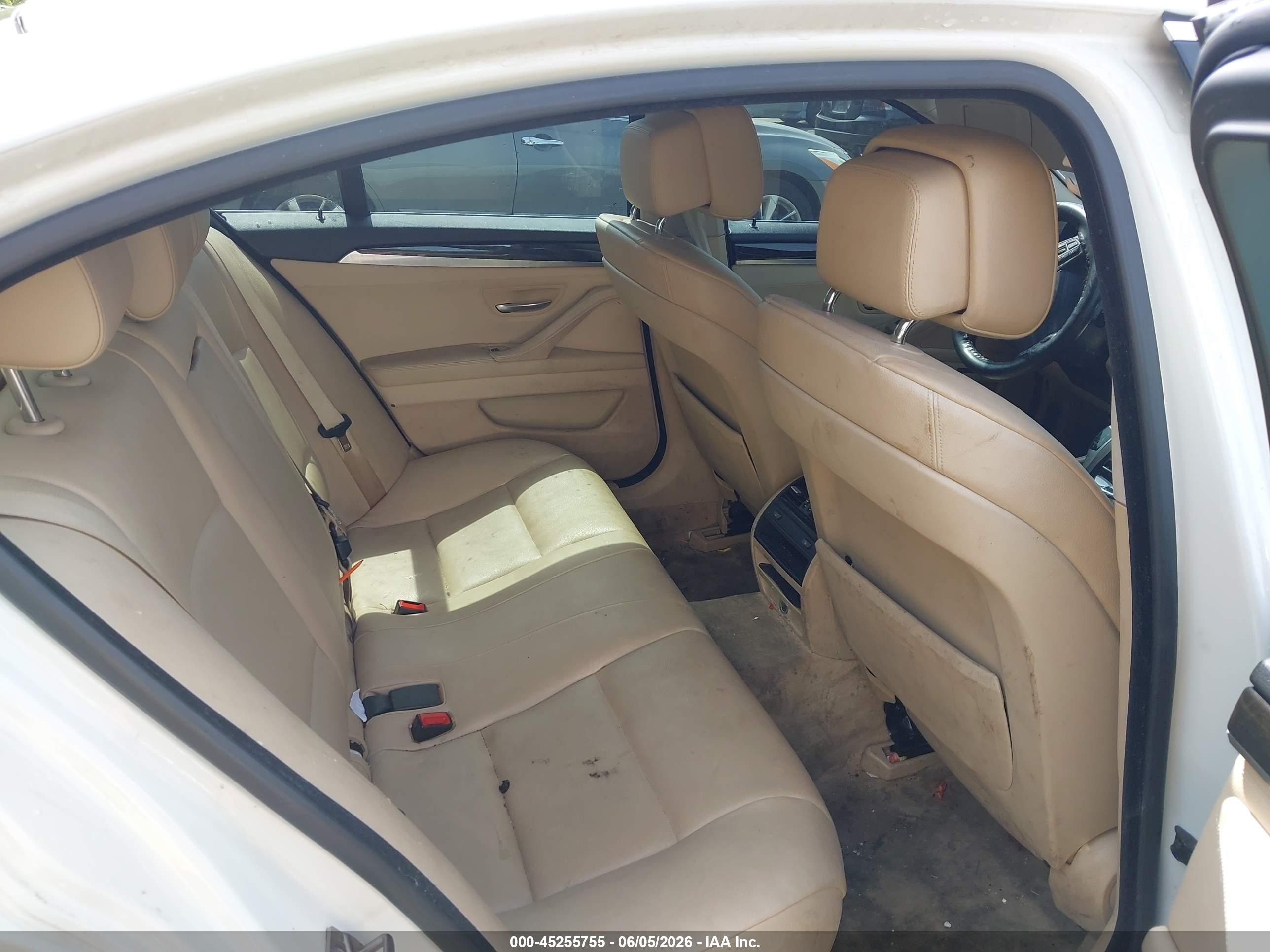 2013 Bmw 528i Xdrive White vin: WBAXH5C5XDDW13511