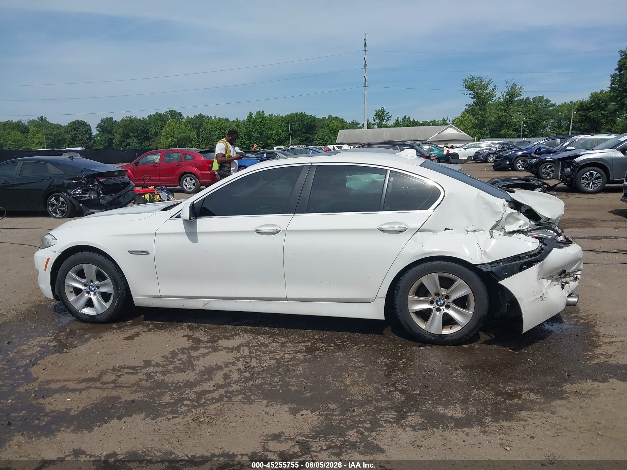 2013 Bmw 528i Xdrive White vin: WBAXH5C5XDDW13511