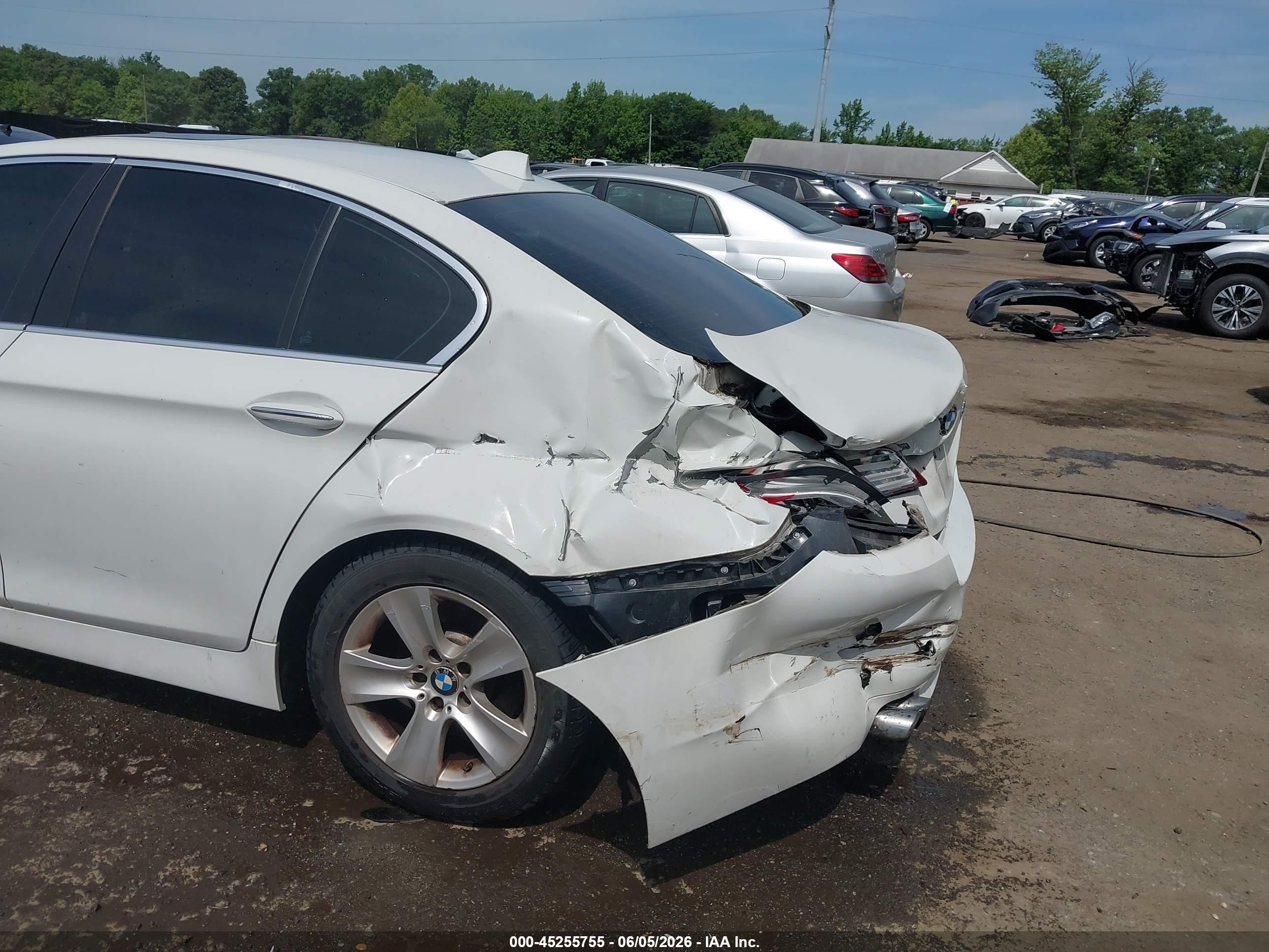 2013 Bmw 528i Xdrive White vin: WBAXH5C5XDDW13511