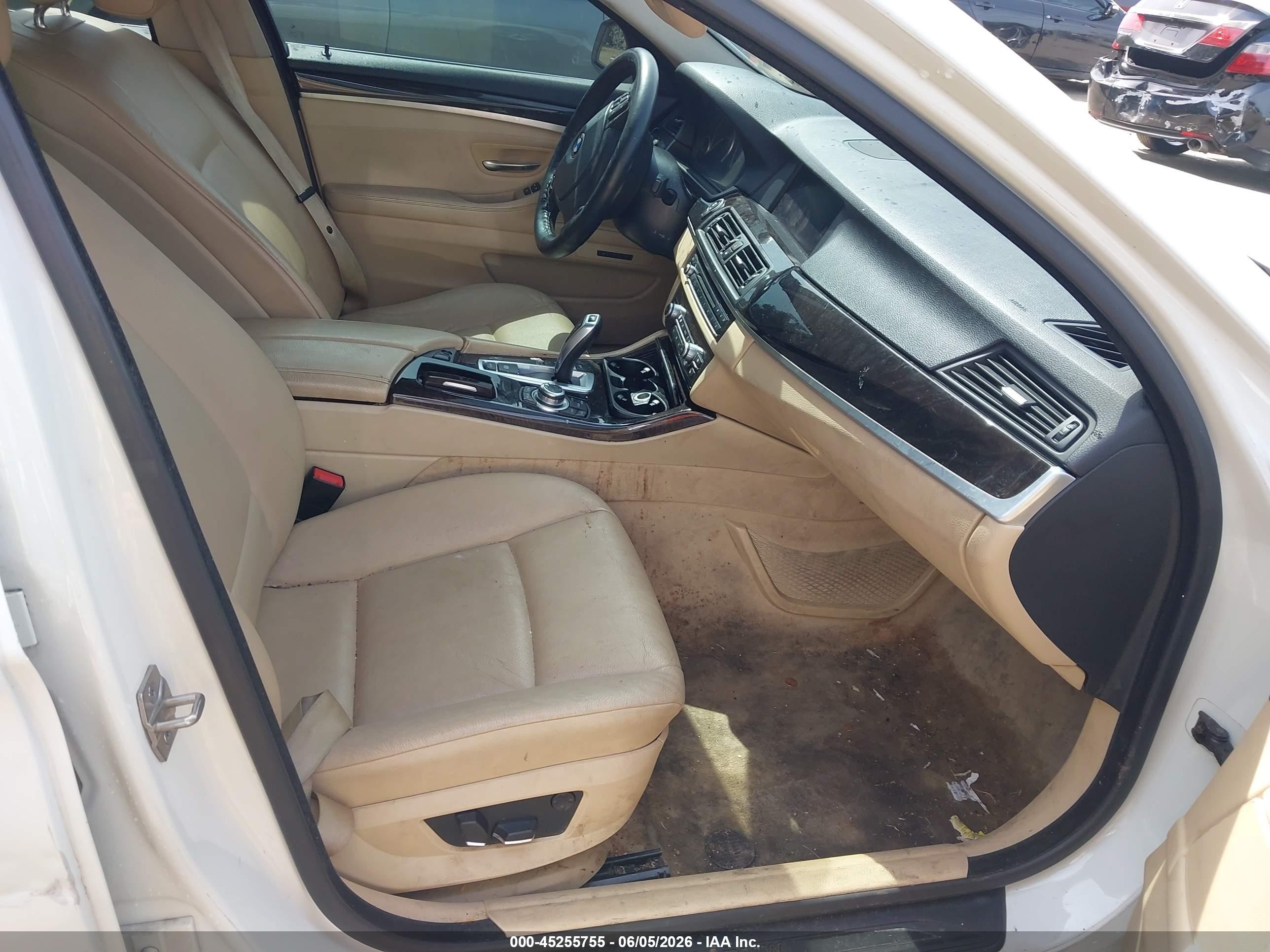 2013 Bmw 528i Xdrive White vin: WBAXH5C5XDDW13511