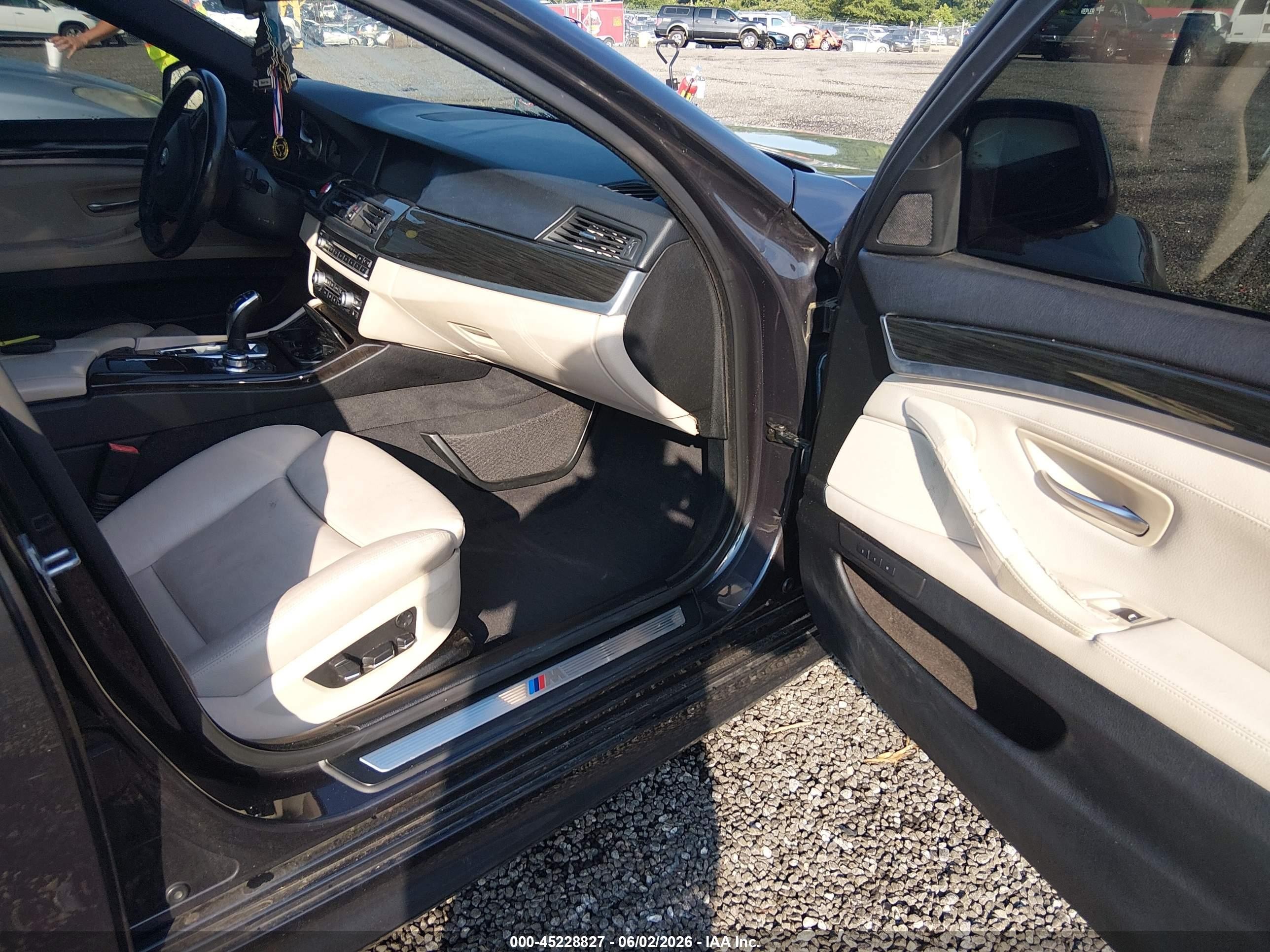 2013 Bmw 528i Xdrive Gray vin: WBAXH5C5XDDW16117