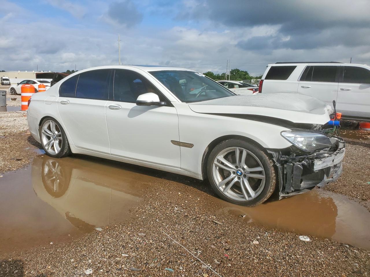2014 Bmw 740 I White vin: WBAYA6C50ED144154