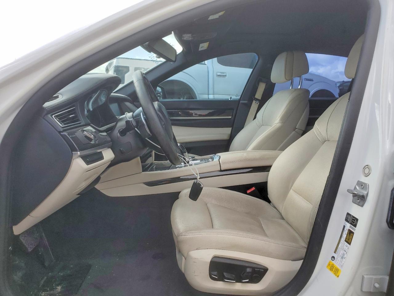 2014 Bmw 740 I White vin: WBAYA6C50ED144154