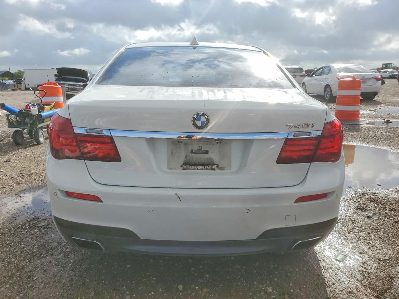 2014 Bmw 740 I White vin: WBAYA6C50ED144154