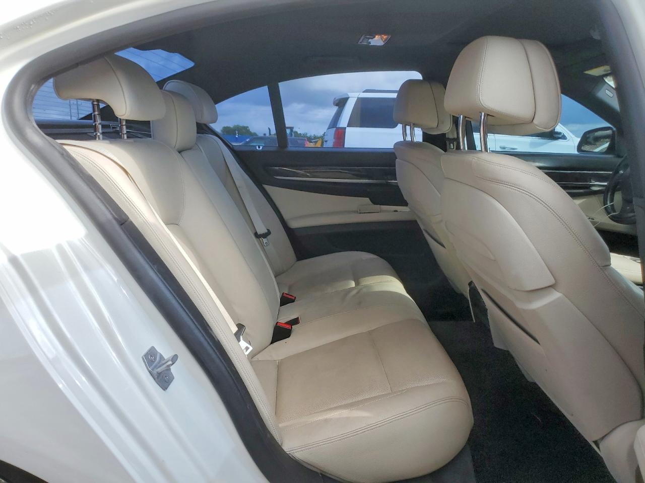 2014 Bmw 740 I White vin: WBAYA6C50ED144154