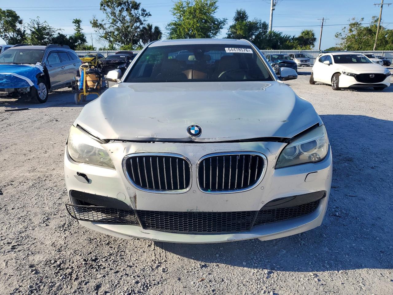 2013 Bmw 740 I Silver vin: WBAYA6C52DD143876