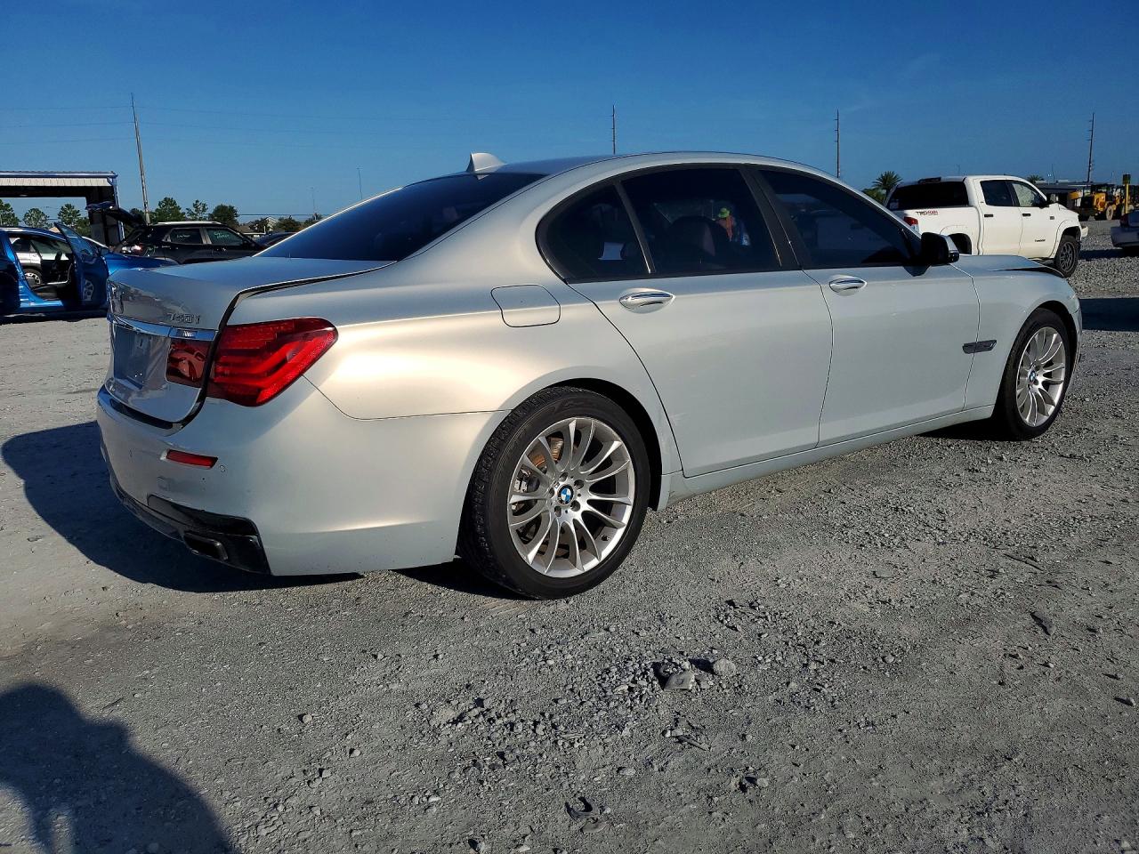 2013 Bmw 740 I Silver vin: WBAYA6C52DD143876