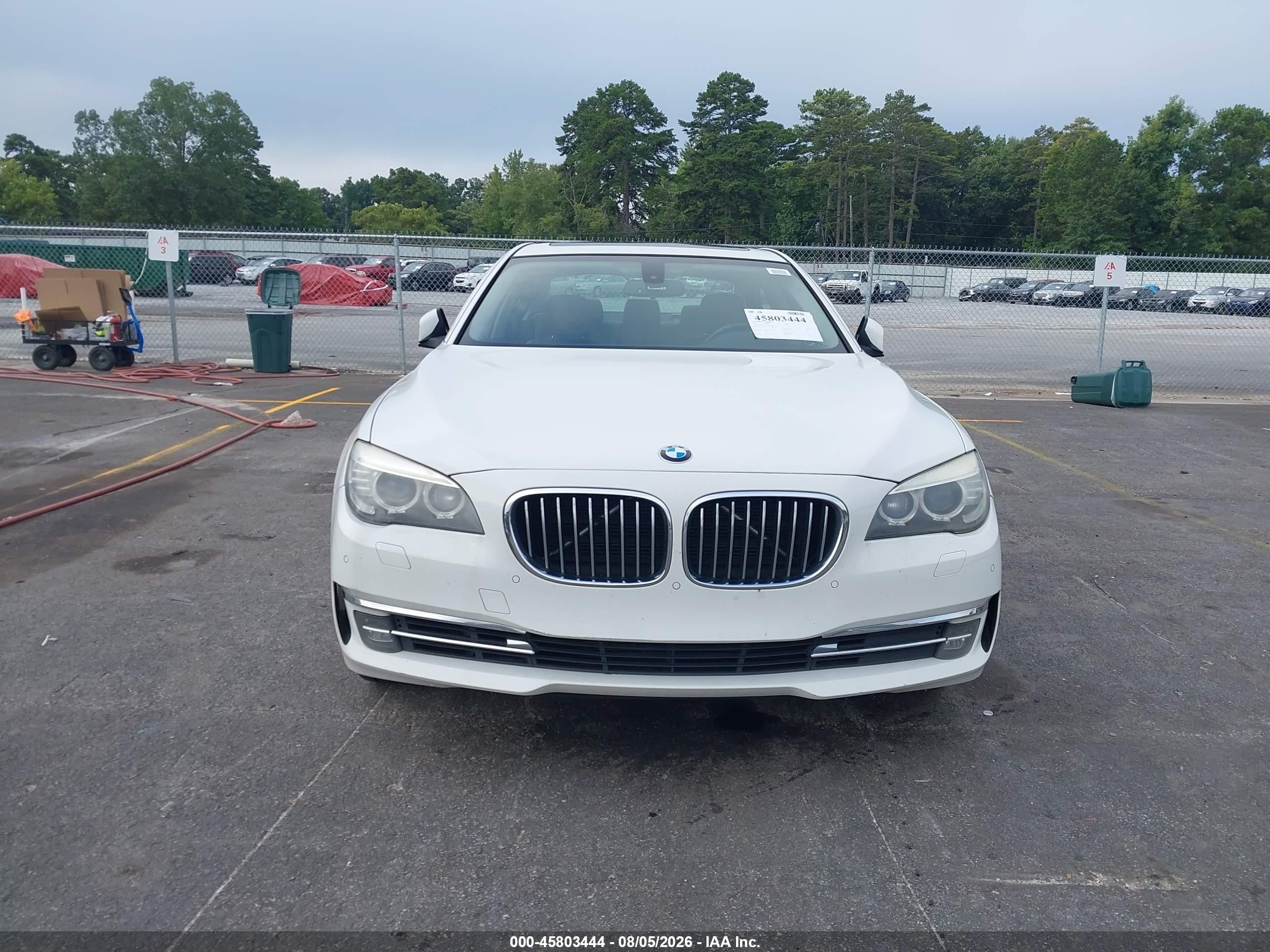 2015 Bmw 740i White vin: WBAYA6C52FGK16438