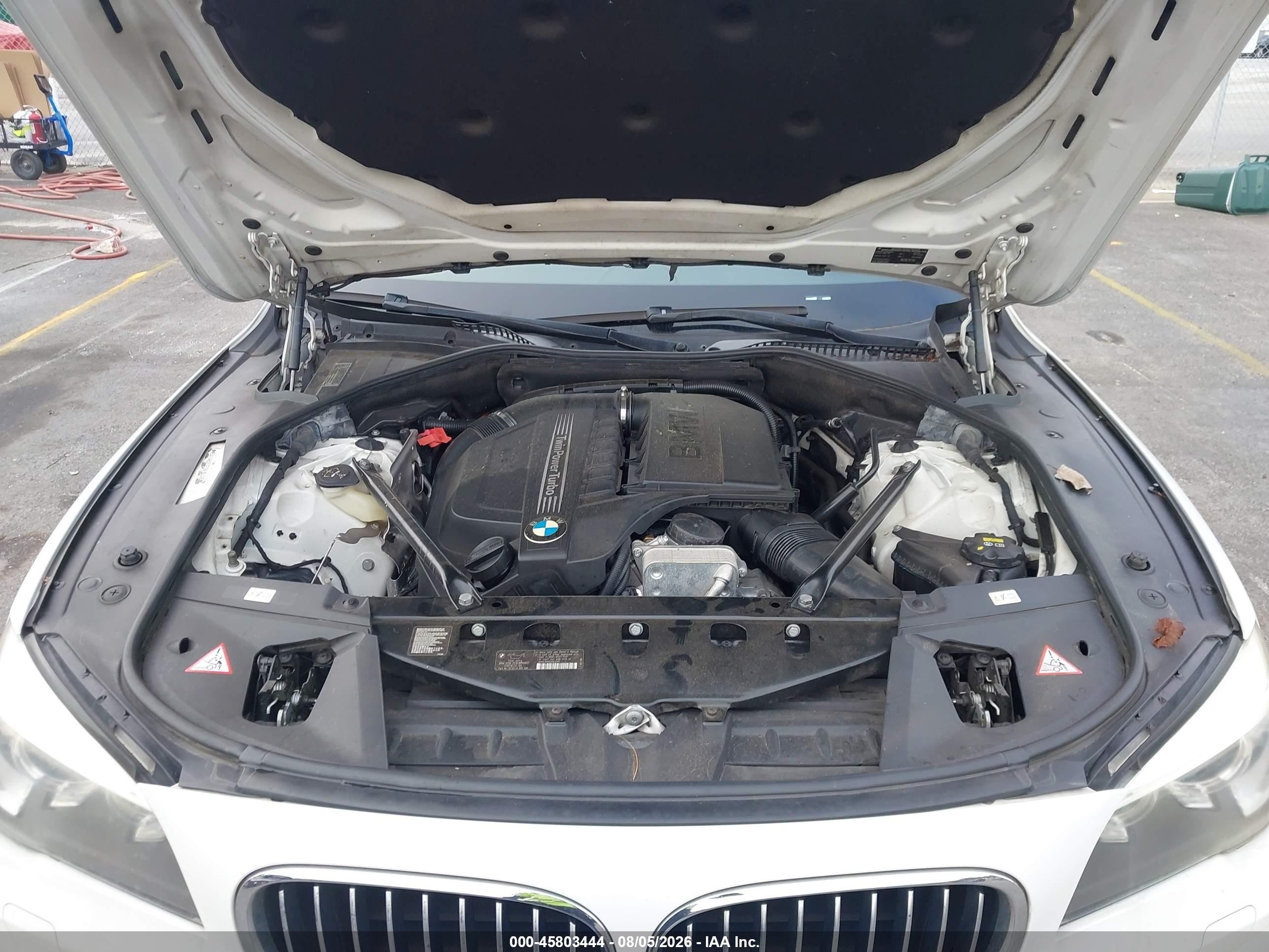 2015 Bmw 740i White vin: WBAYA6C52FGK16438