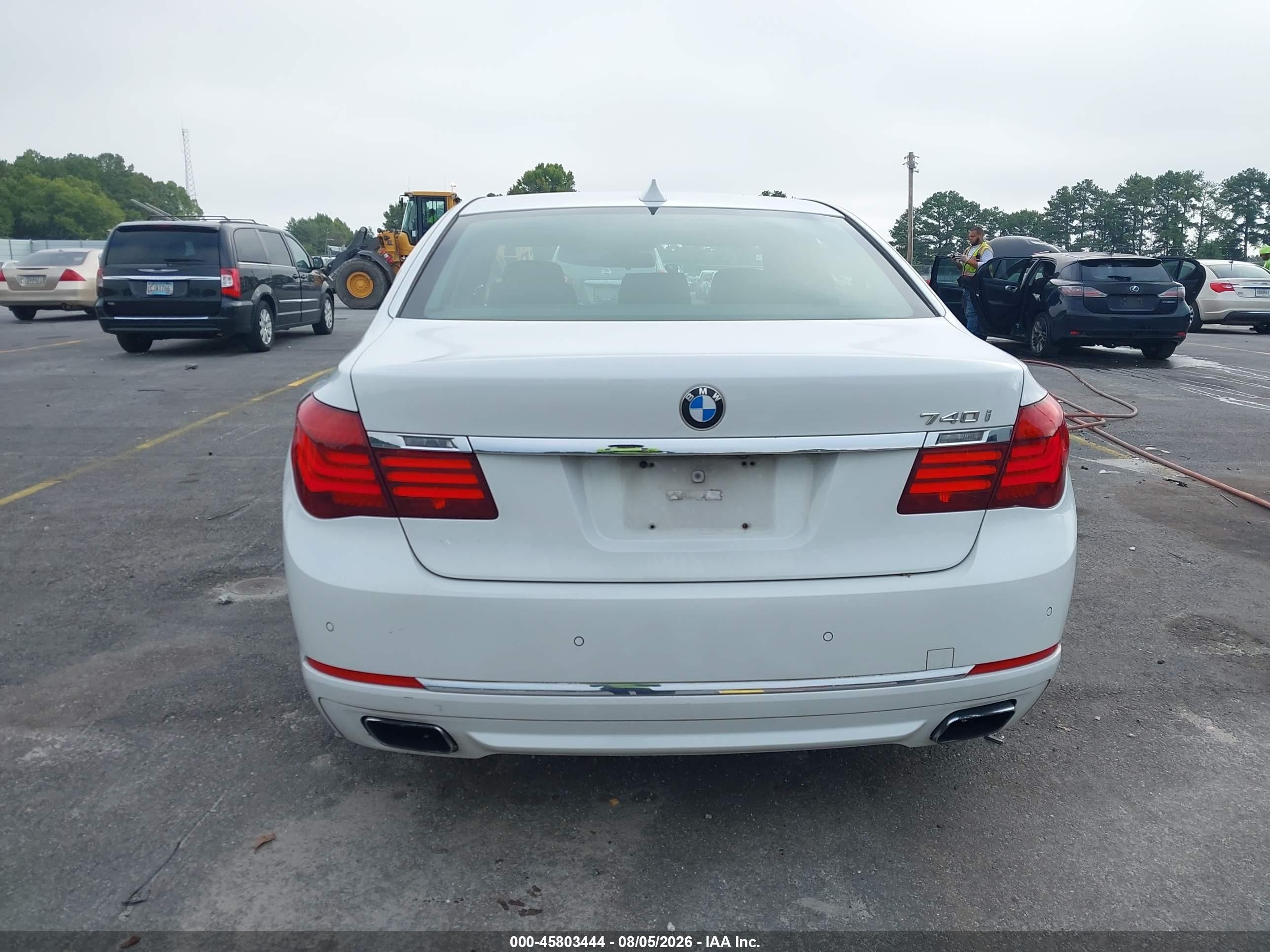 2015 Bmw 740i White vin: WBAYA6C52FGK16438