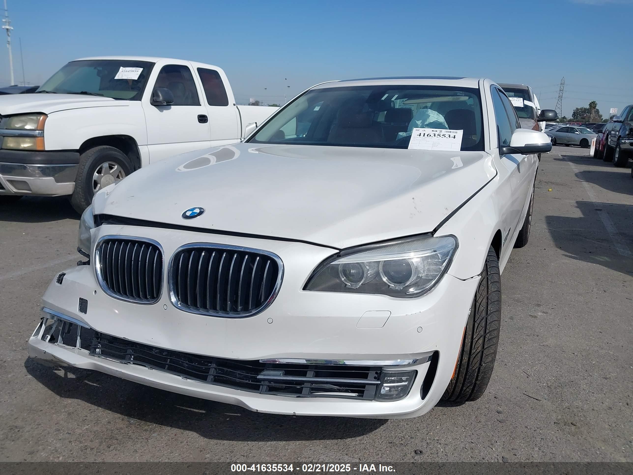 2013 Bmw 740i   Белый vin: WBAYA6C55DC994964