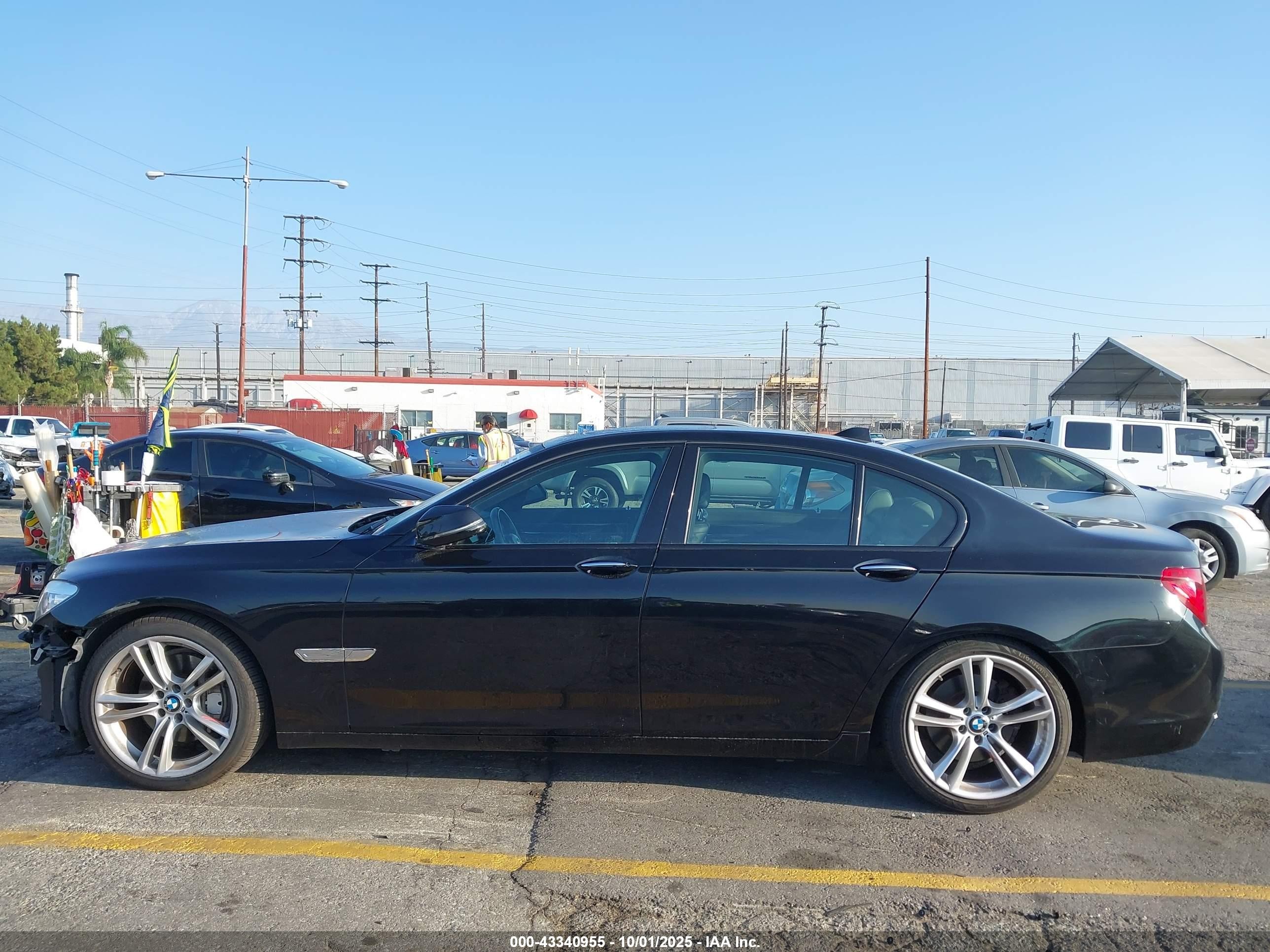 2014 Bmw 740i   Black vin: WBAYA6C57ED144071