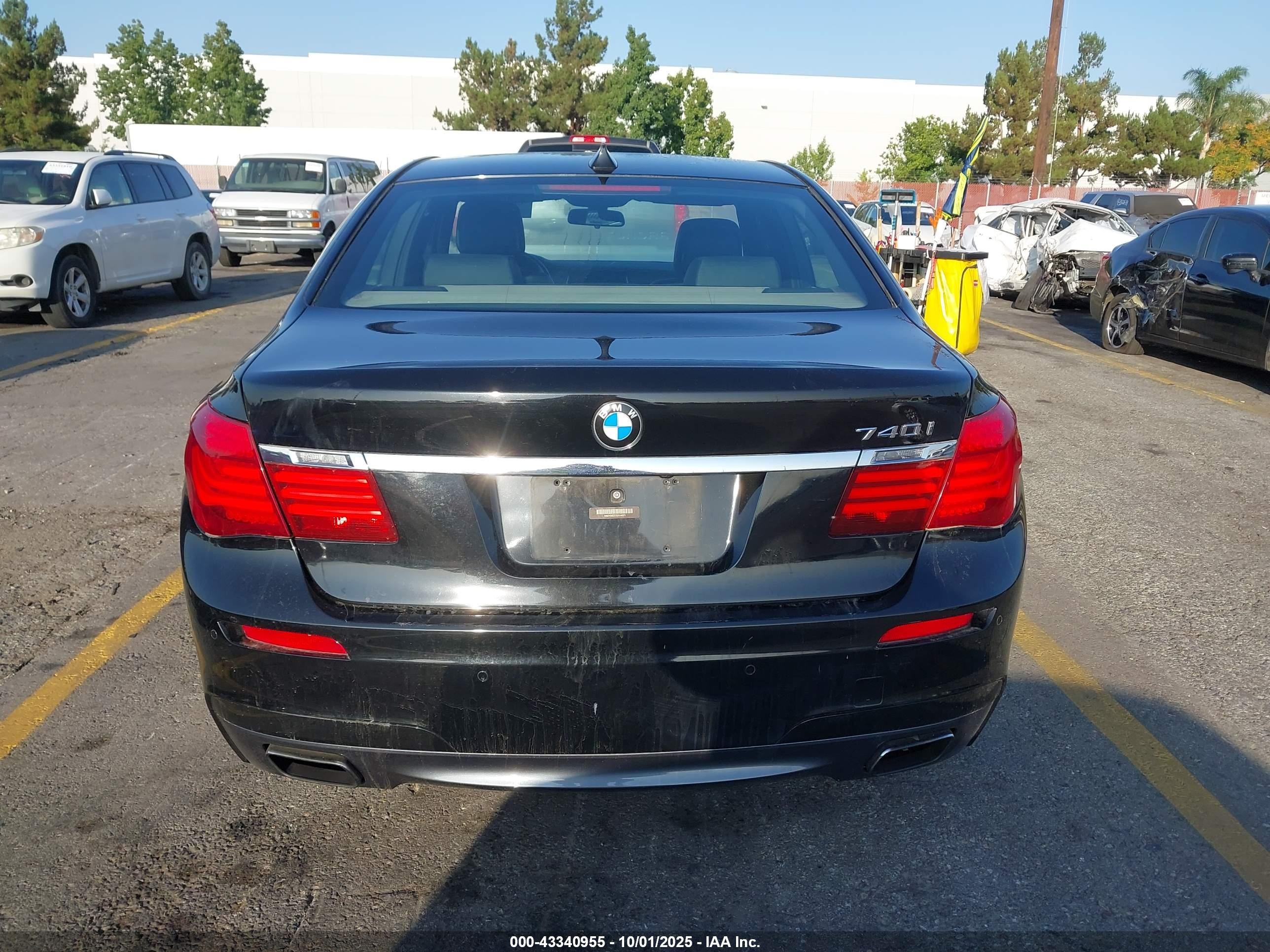 2014 Bmw 740i   Black vin: WBAYA6C57ED144071