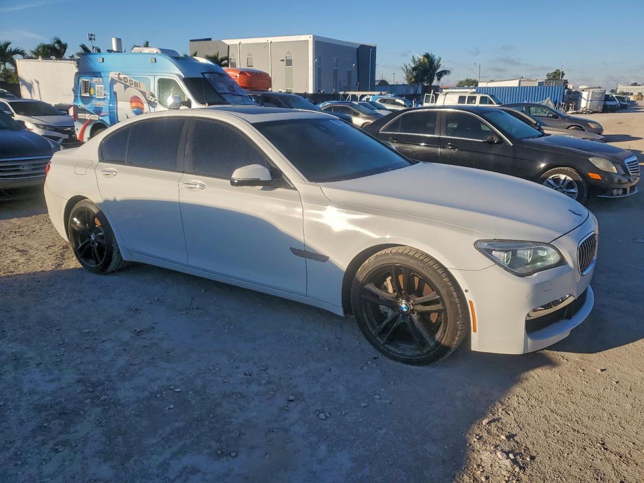 2015 Bmw 740 I White vin: WBAYA6C57FGK16659