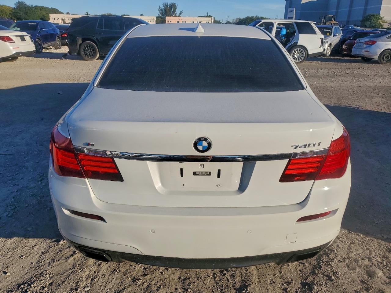 2015 Bmw 740 I White vin: WBAYA6C57FGK16659