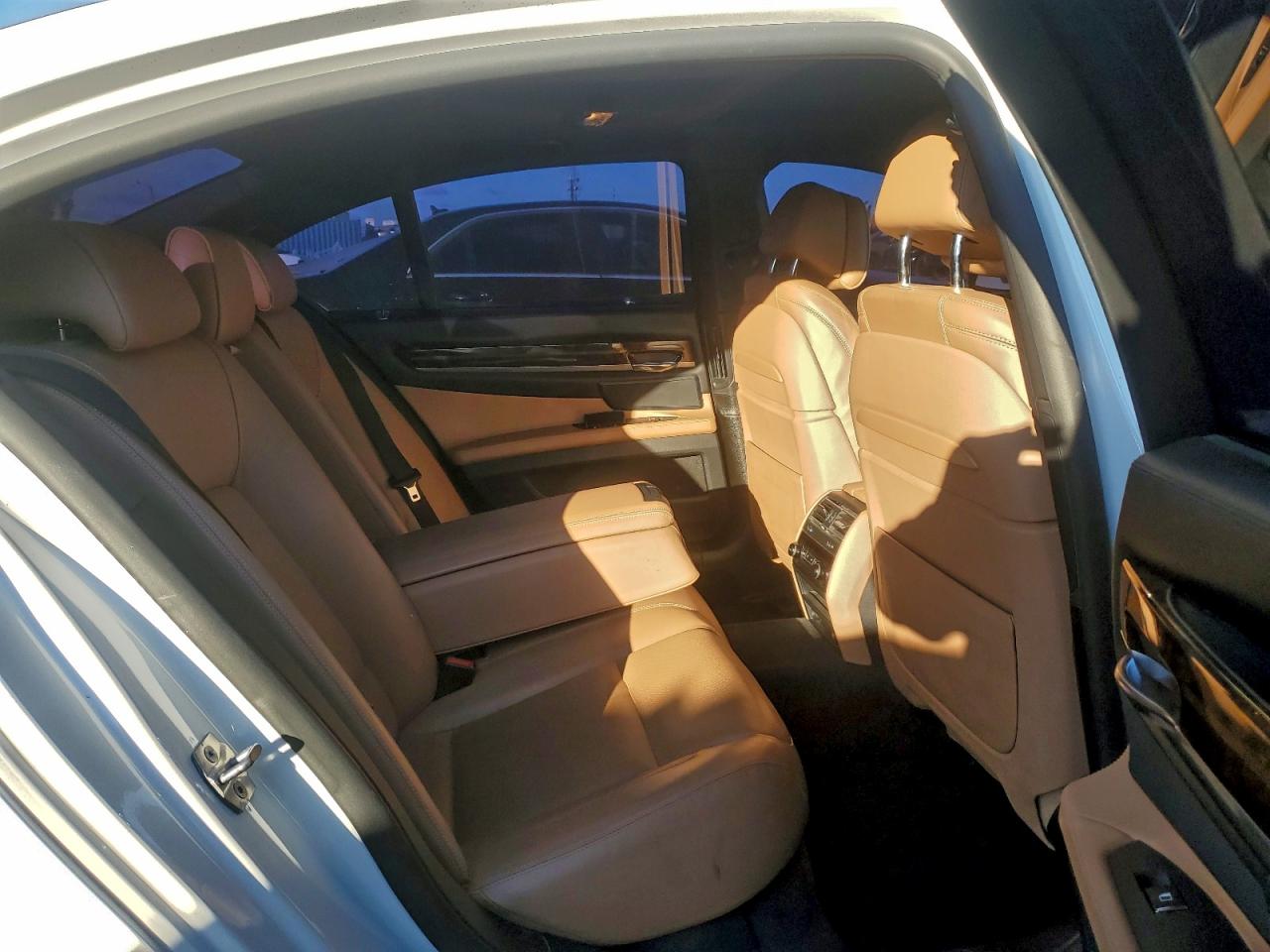 2015 Bmw 740 I White vin: WBAYA6C57FGK16659