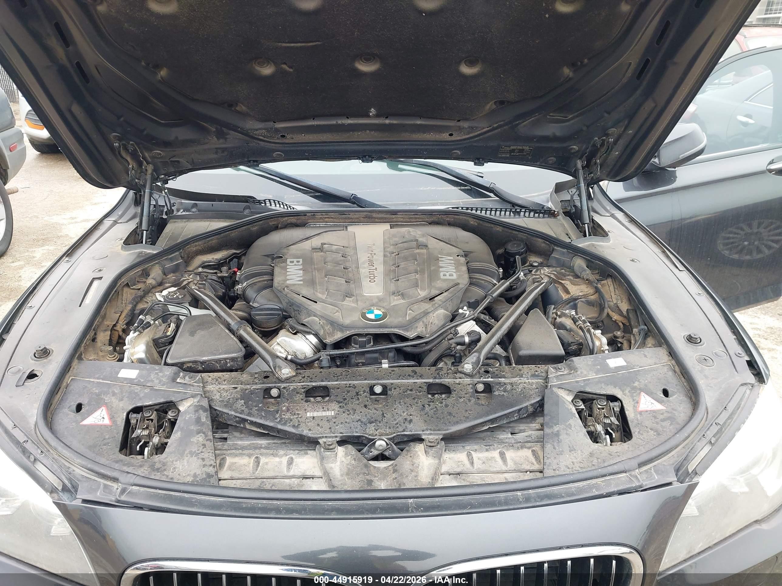 2013 Bmw 750i   Серый vin: WBAYA8C52DD227546