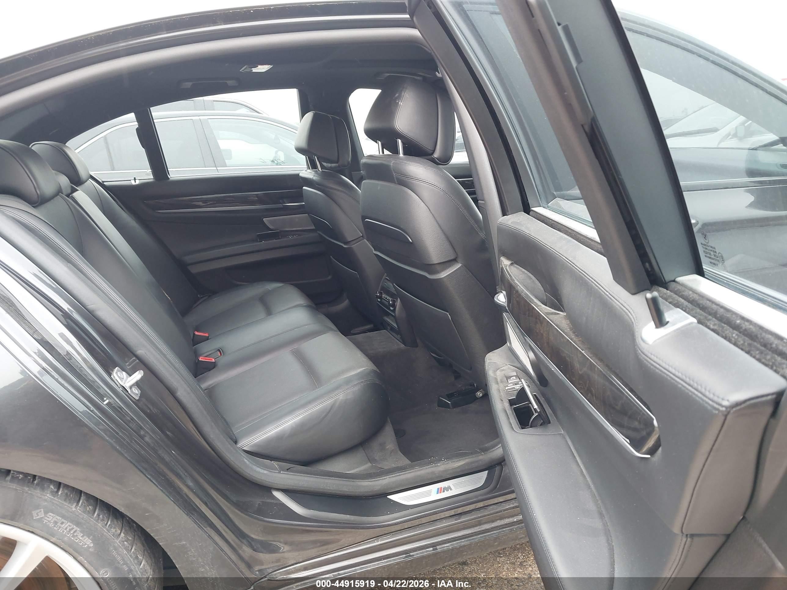 2013 Bmw 750i   Серый vin: WBAYA8C52DD227546