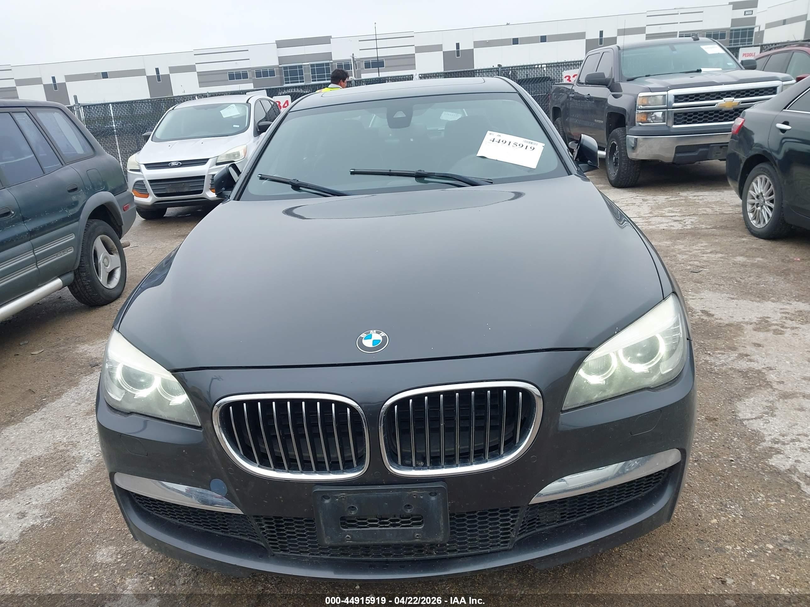 2013 Bmw 750i   Серый vin: WBAYA8C52DD227546