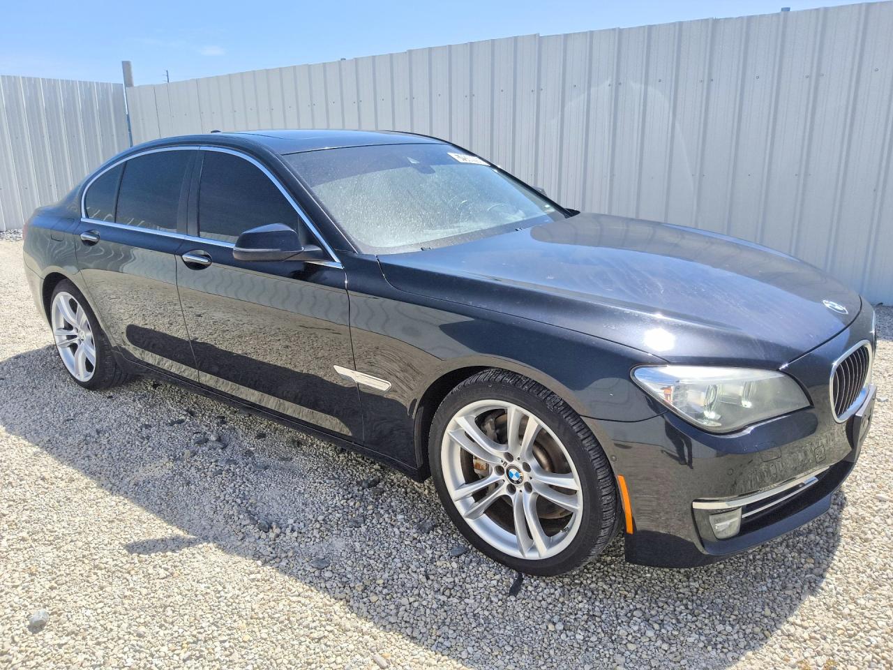 2013 Bmw 750 I Черный vin: WBAYA8C55DC996578