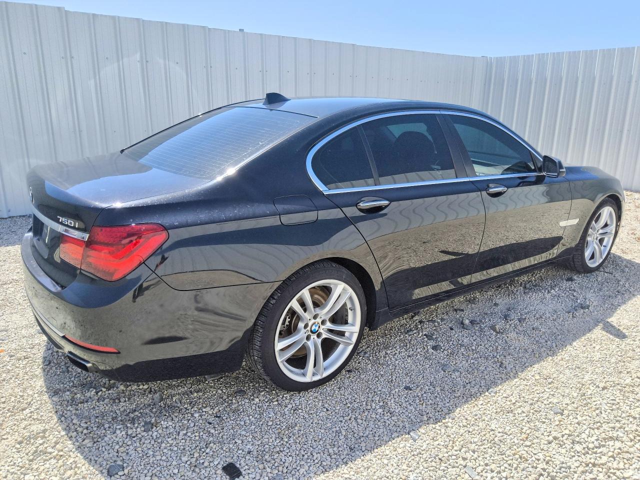 2013 Bmw 750 I Черный vin: WBAYA8C55DC996578