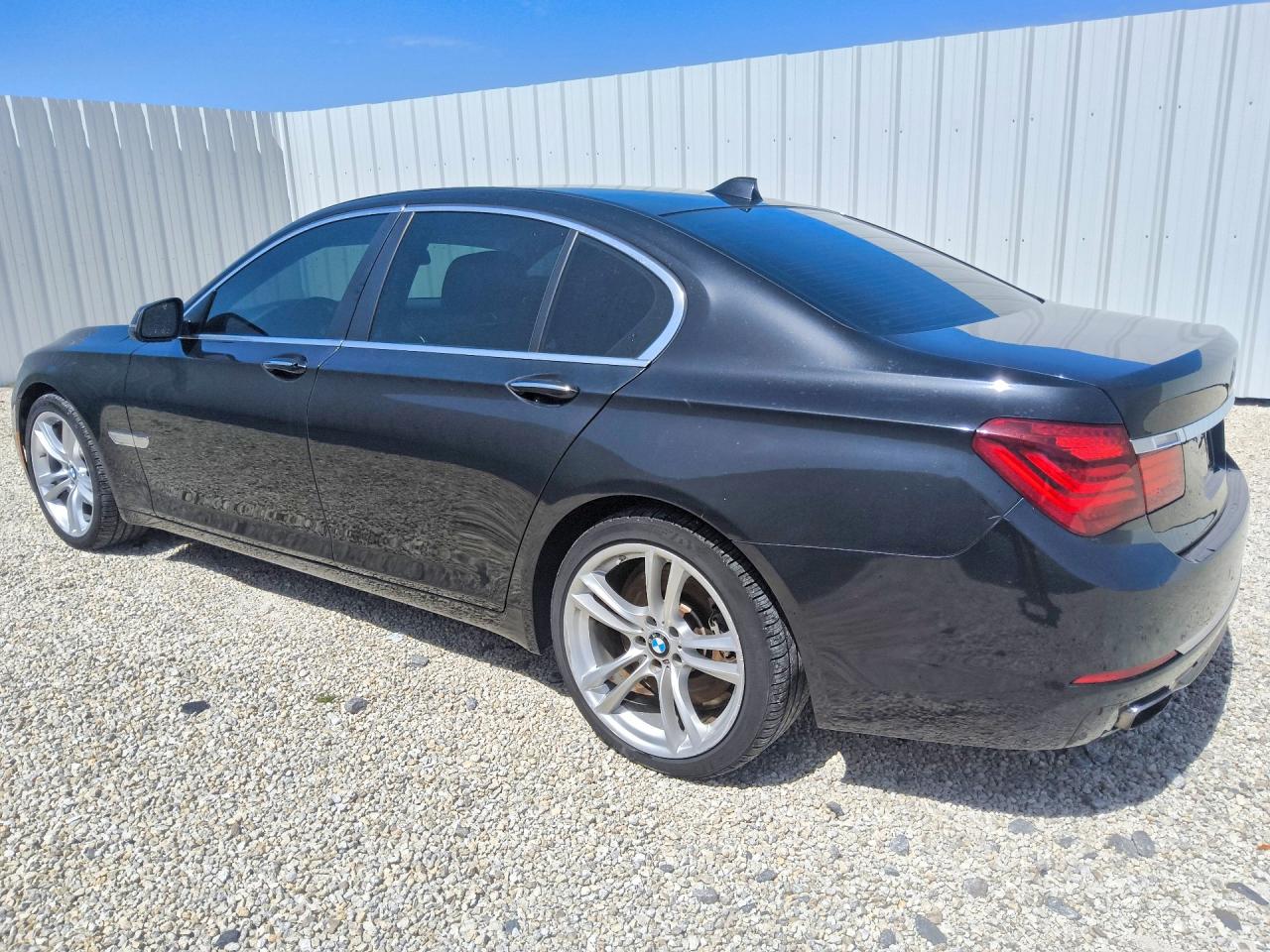 2013 Bmw 750 I Черный vin: WBAYA8C55DC996578