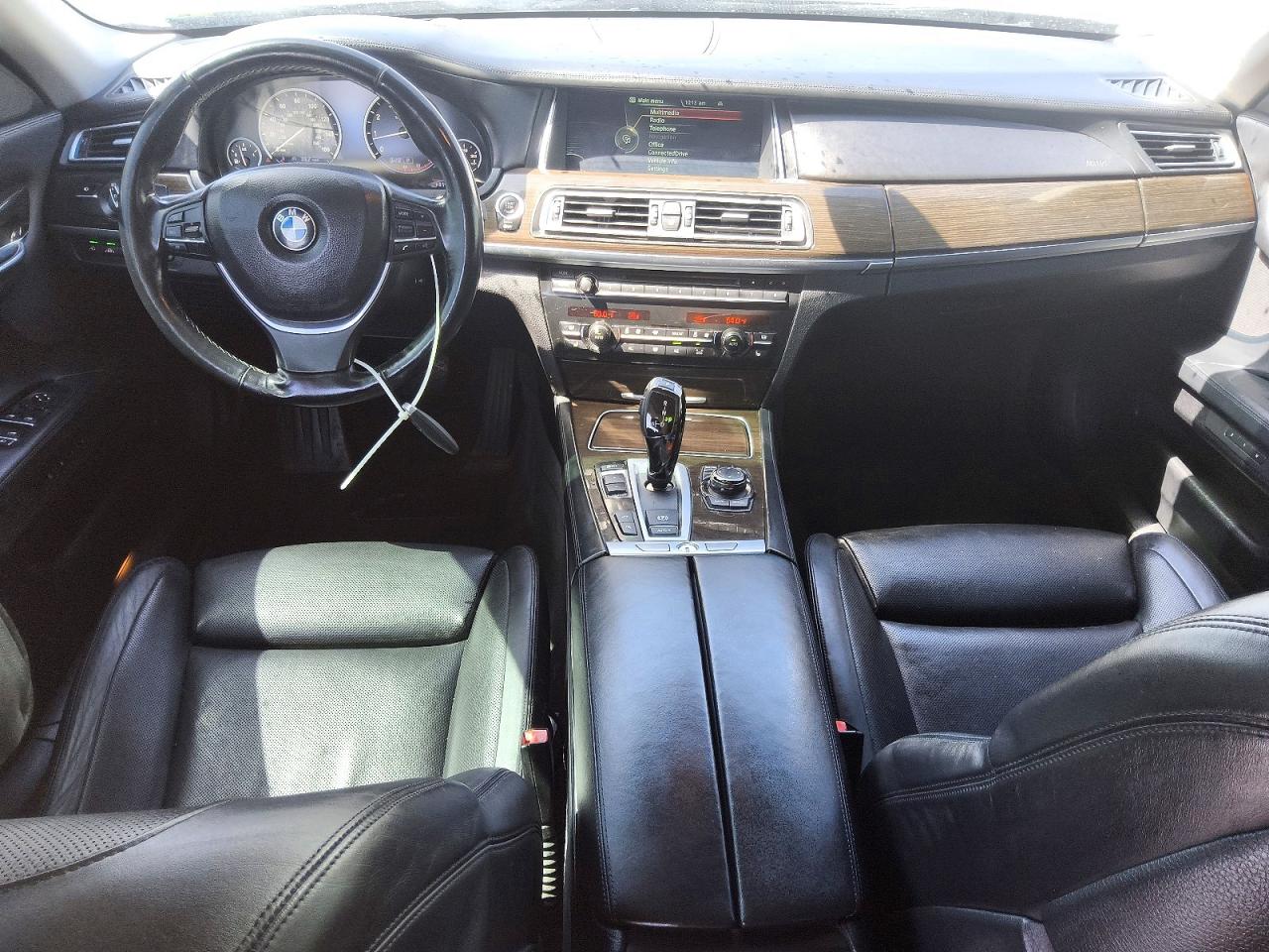 2013 Bmw 750 I Черный vin: WBAYA8C55DC996578