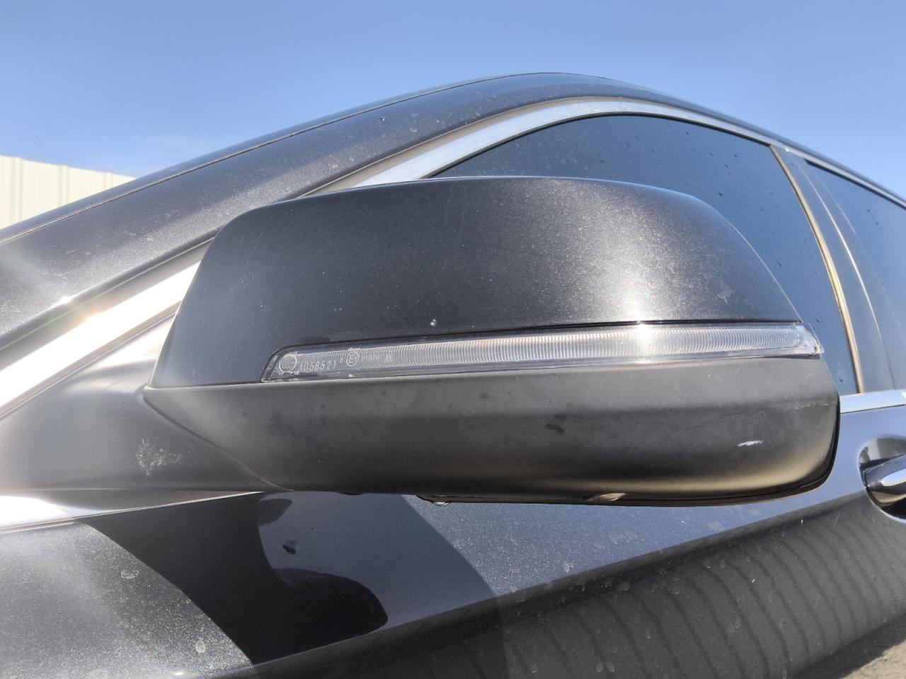 2013 Bmw 750 I Черный vin: WBAYA8C55DC996578 Damage: Left Front Mirror Housing, Chipped, 3