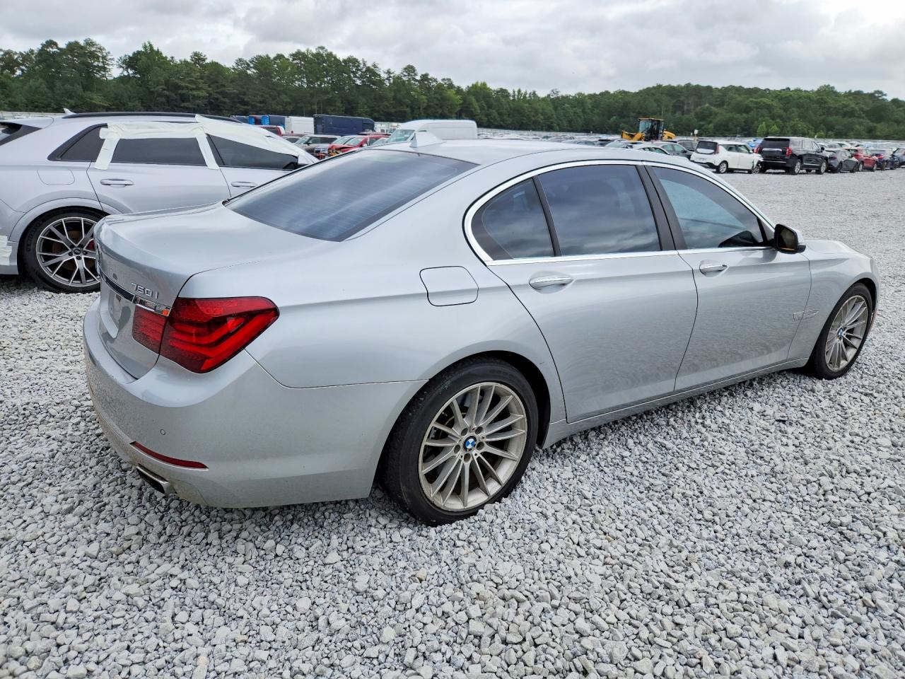 2013 Bmw 750 I Серебряный vin: WBAYA8C55DD228027